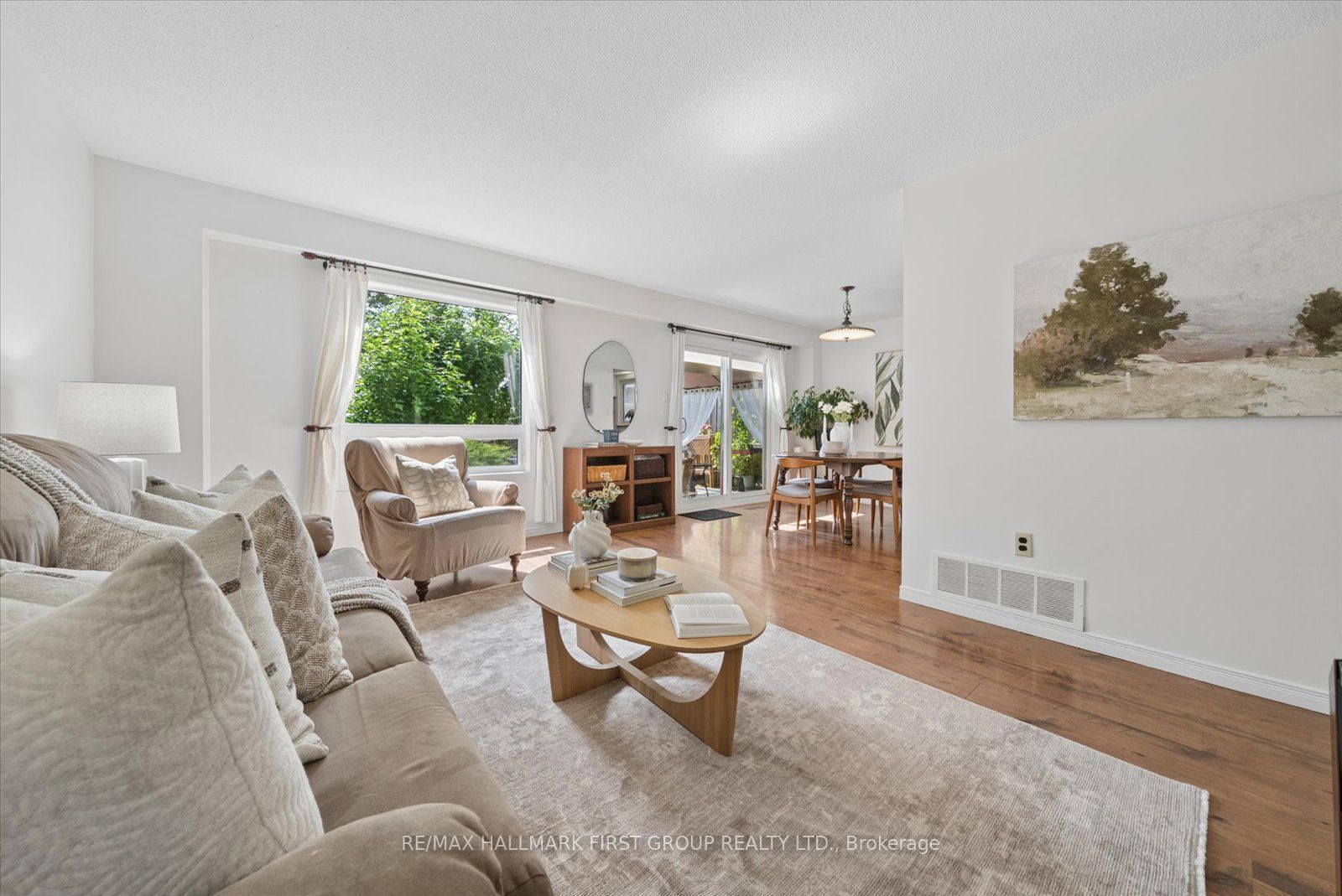 648 Creekview Circle, Pickering, ON L1W 2Z7 photo 2