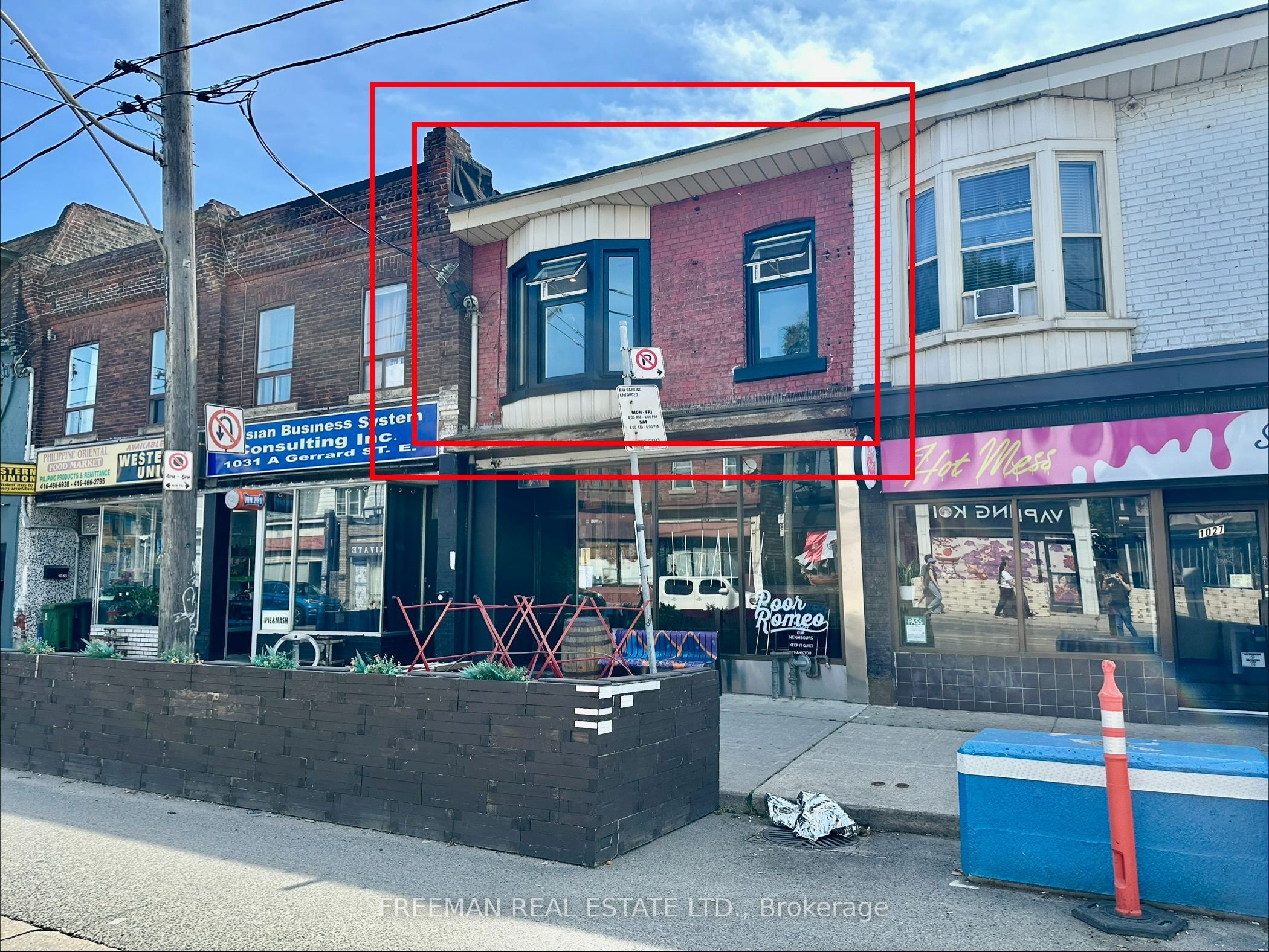 1029 Gerrard Street 2nd floor, Toronto, ON M4M 1Z6
