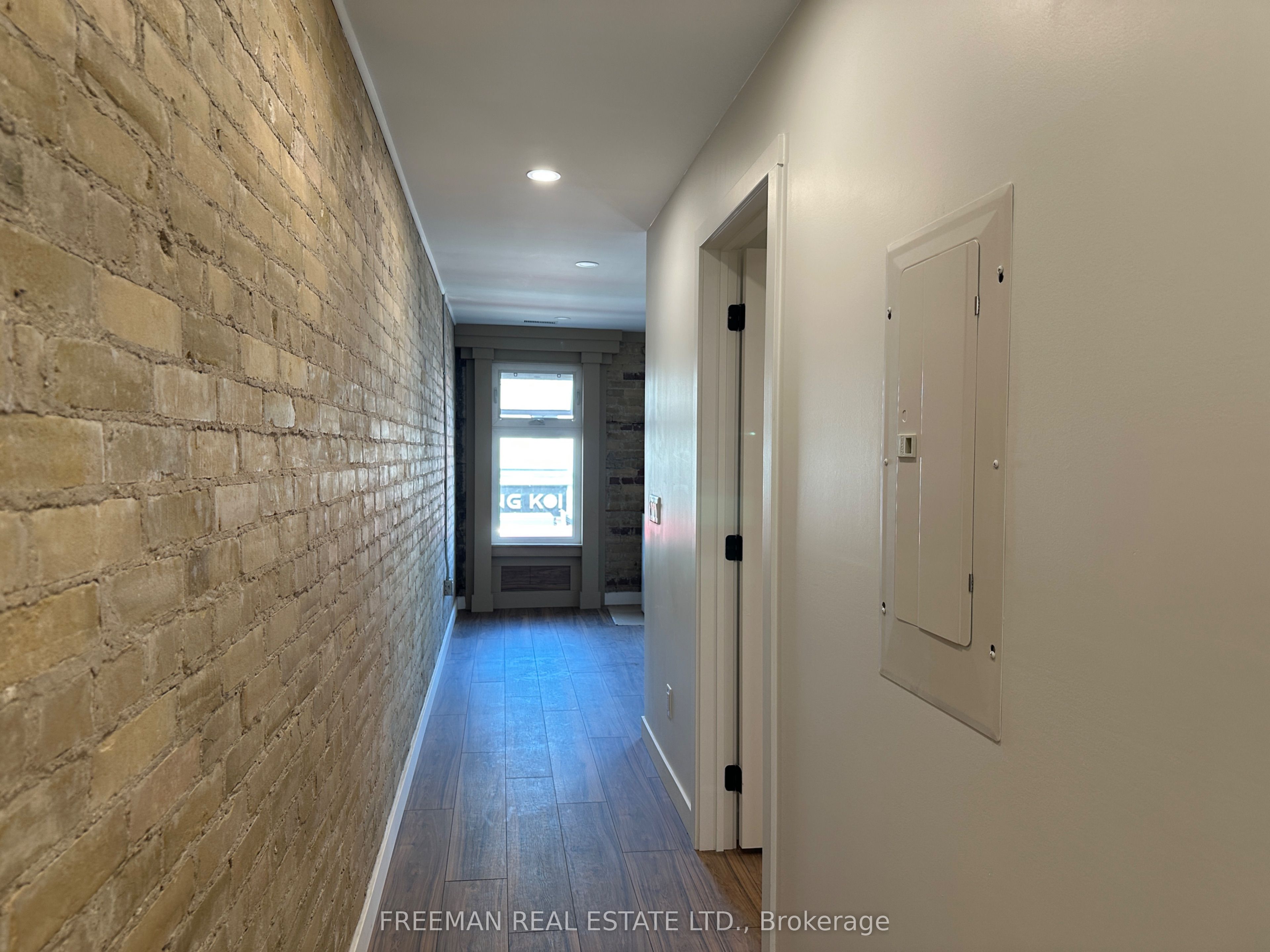 1029 Gerrard Street 2nd floor, Toronto, ON M4M 1Z6 photo 3
