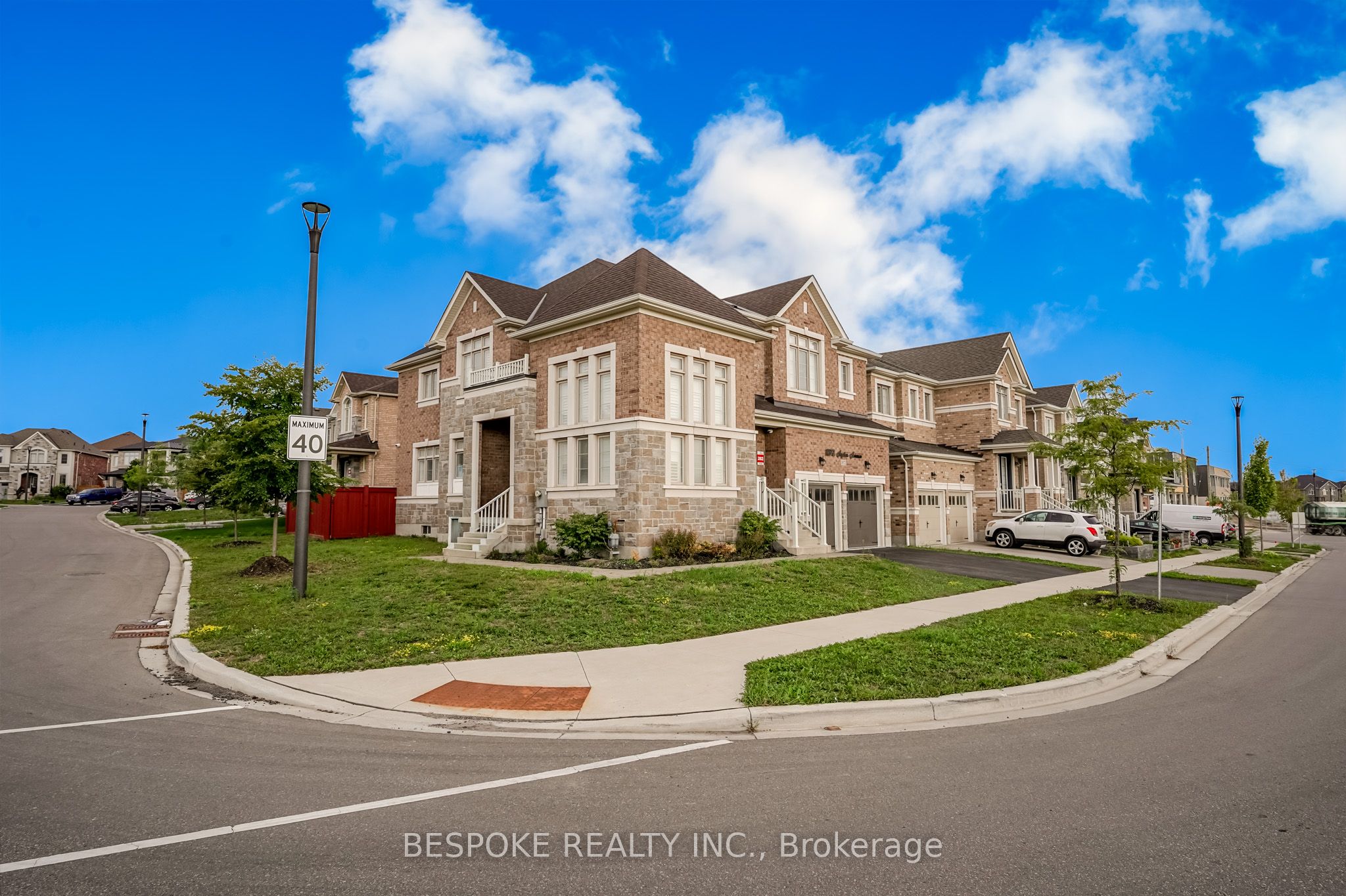 1072 Azalea Avenue, Pickering, ON L1X 0G6 photo 3