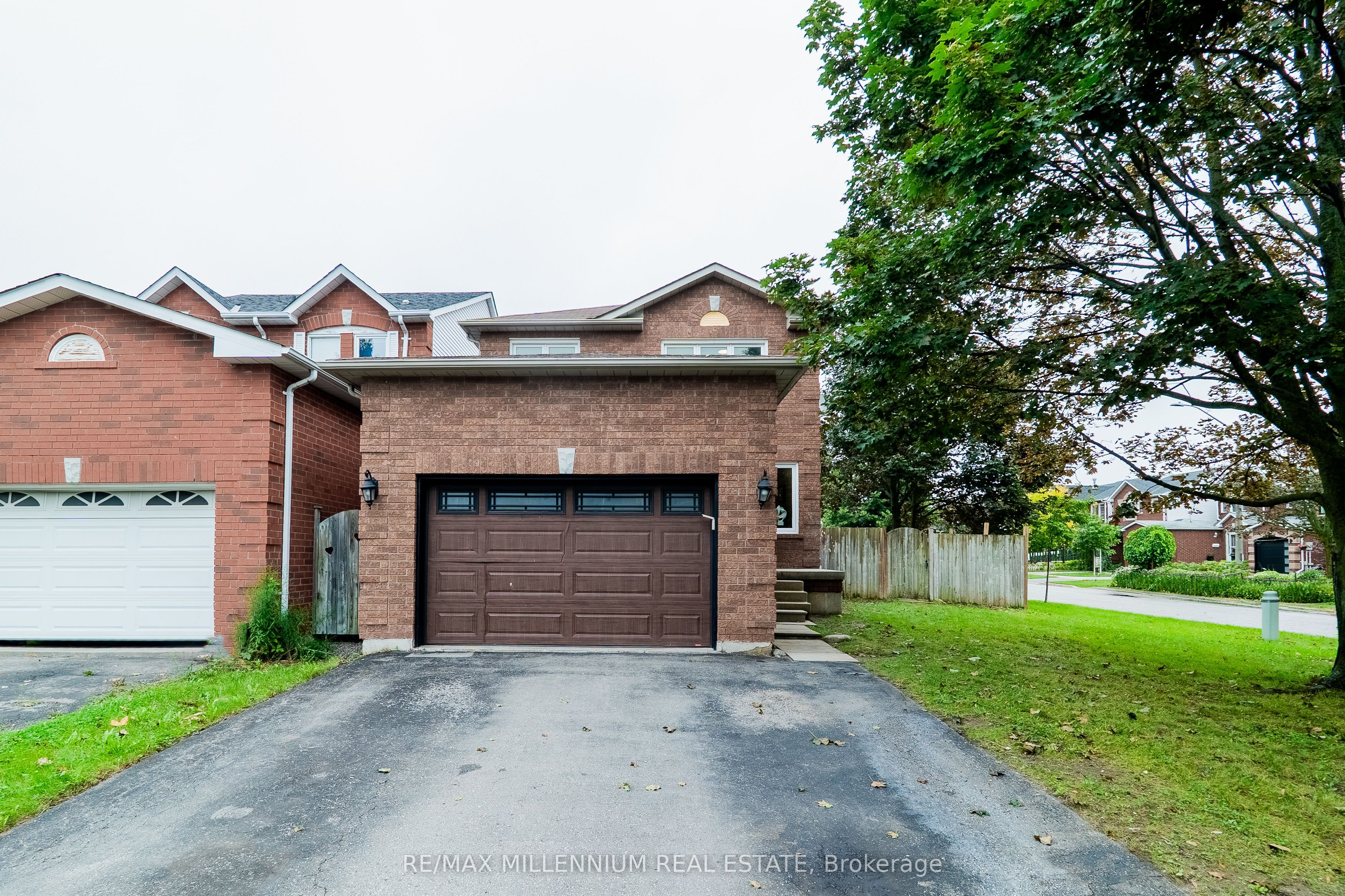 70 Fry Crescent, Clarington, ON L1C 4Y3 photo 2