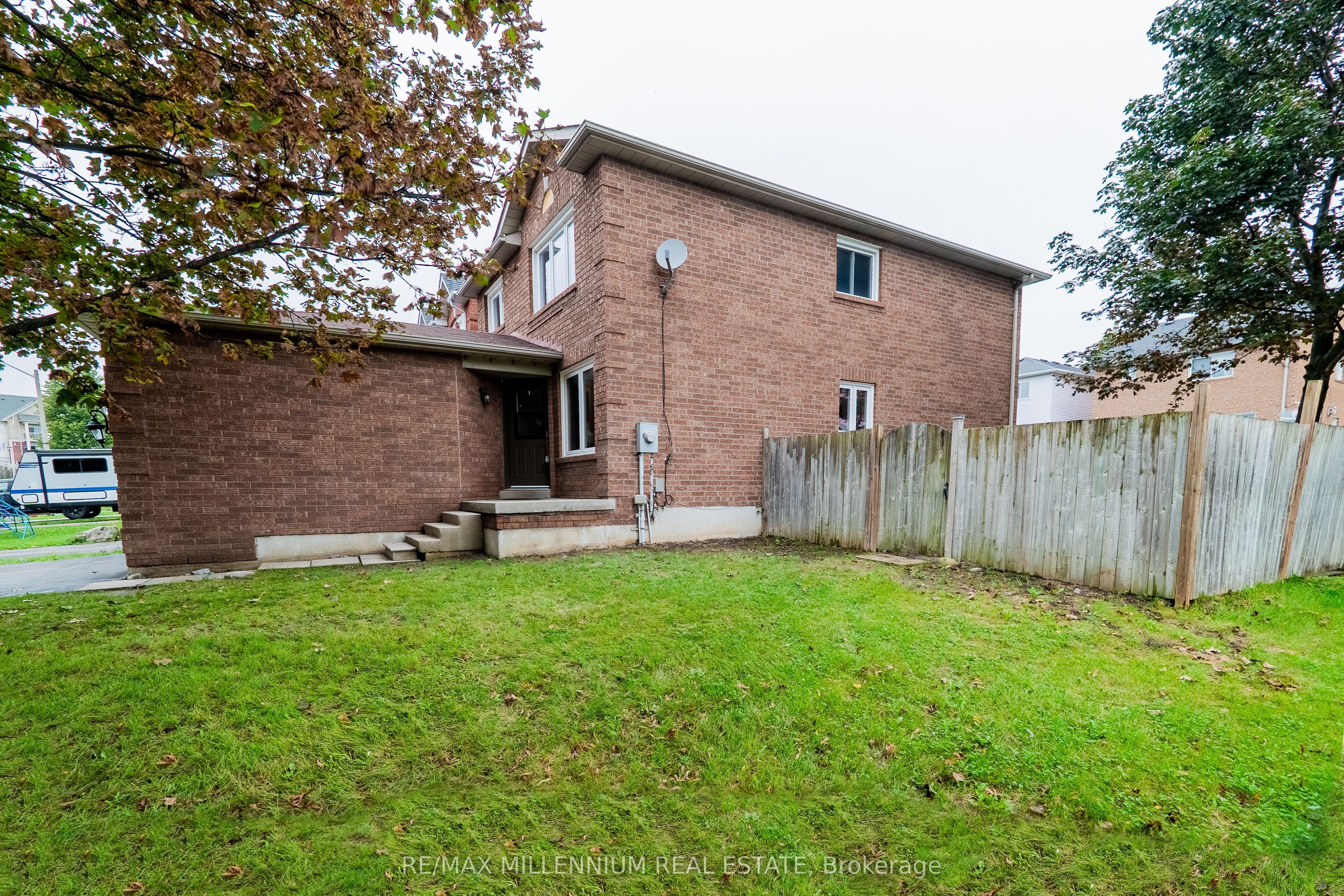 70 Fry Crescent, Clarington, ON L1C 4Y3 photo 3