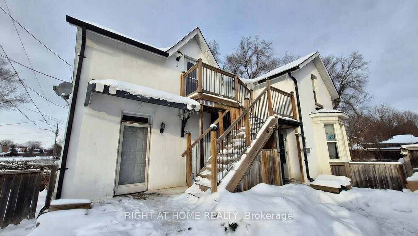 178 Adelaide Avenue E 1, Oshawa, ON L1G 1Z4