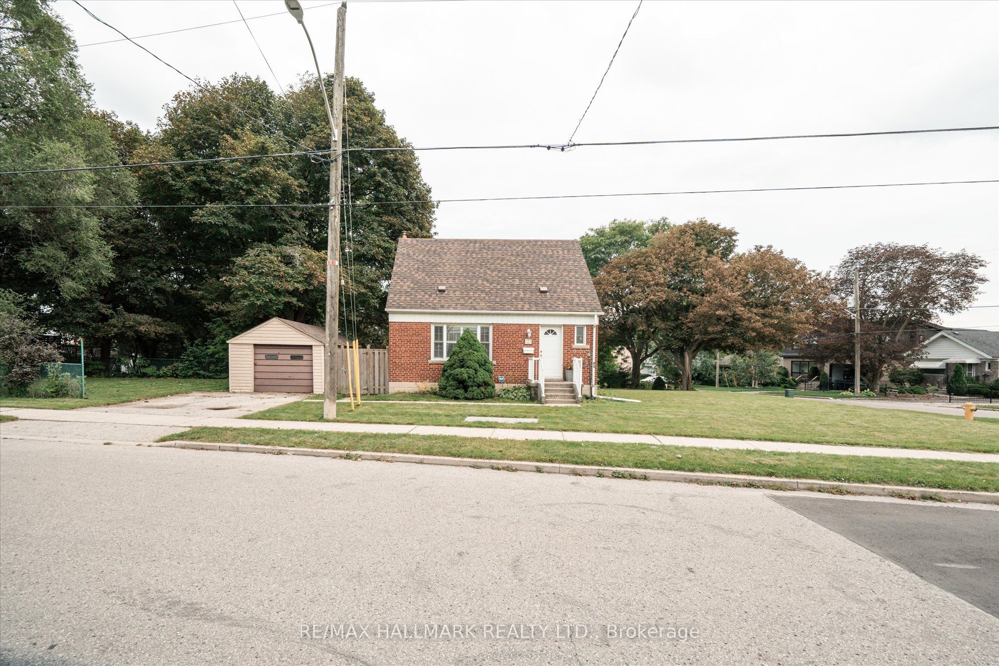 37 Holswade Road, Toronto, ON M1L 2G5 photo 2