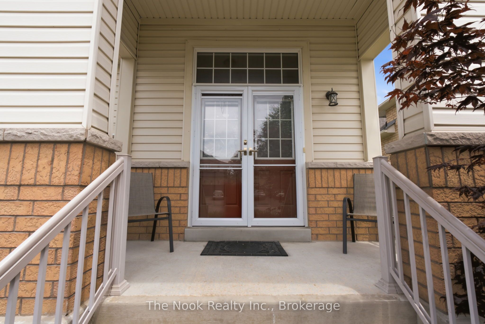 19 Alfred Shrubb Lane, Clarington, ON L1C 0B1 photo 2