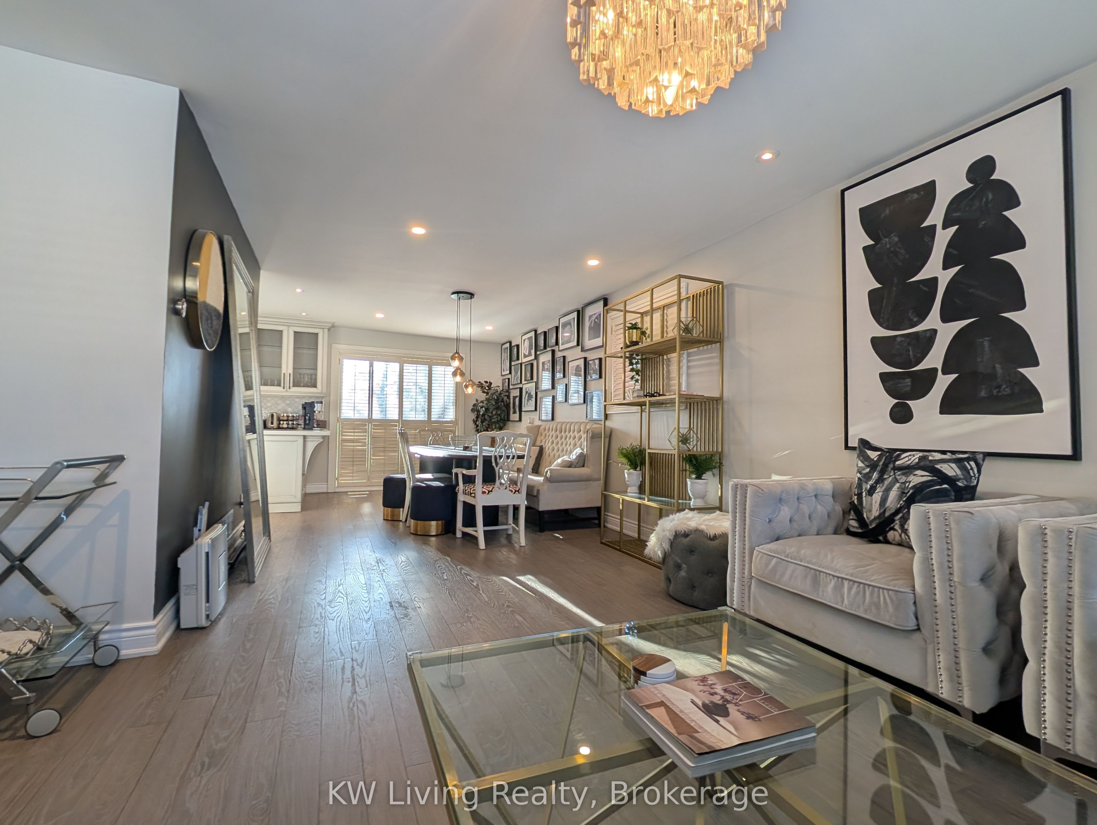 12 Munford Crescent, Toronto, ON M4B 1C1 photo 2