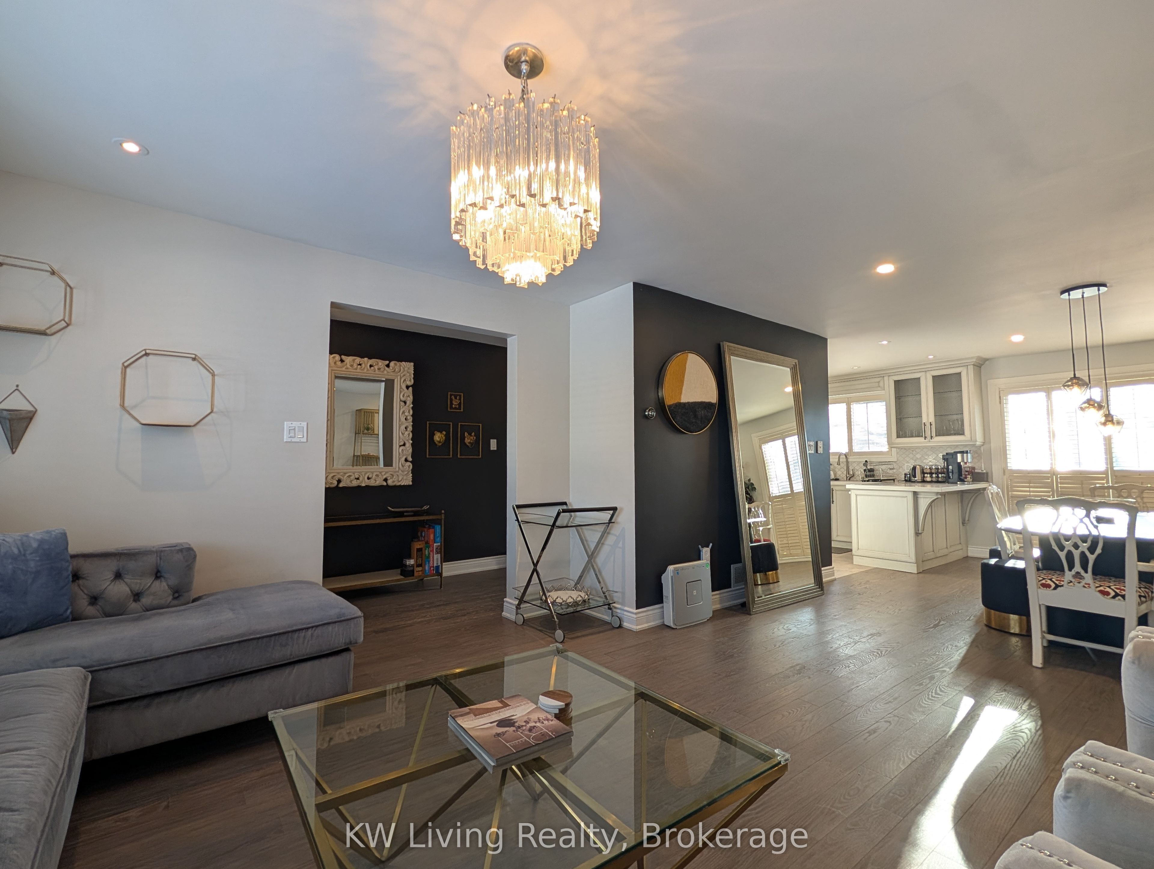 12 Munford Crescent, Toronto, ON M4B 1C1 photo 3