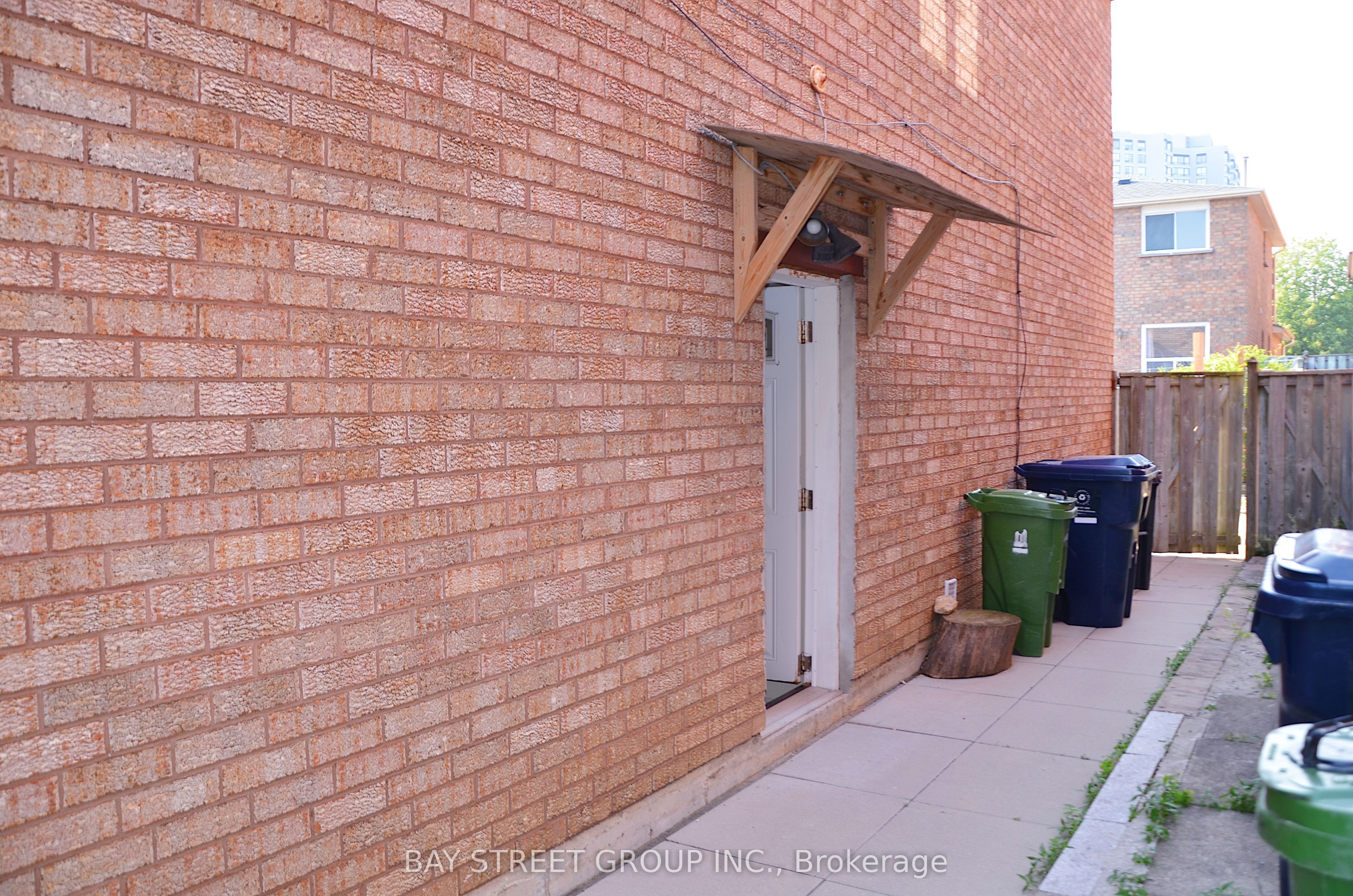 58 Alanbull Square, Toronto, ON M1V 4M1 photo 2