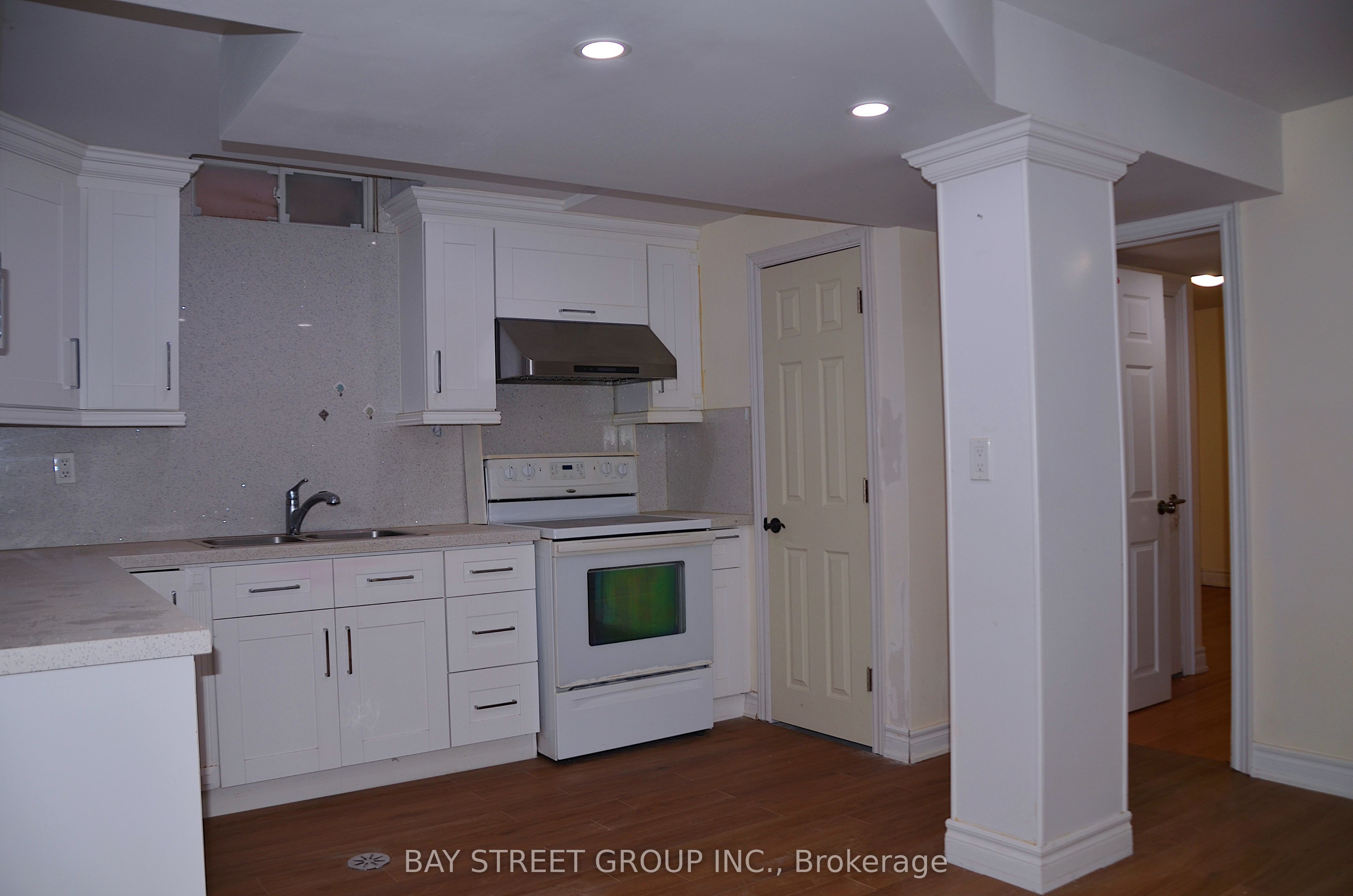 58 Alanbull Square, Toronto, ON M1V 4M1 photo 3