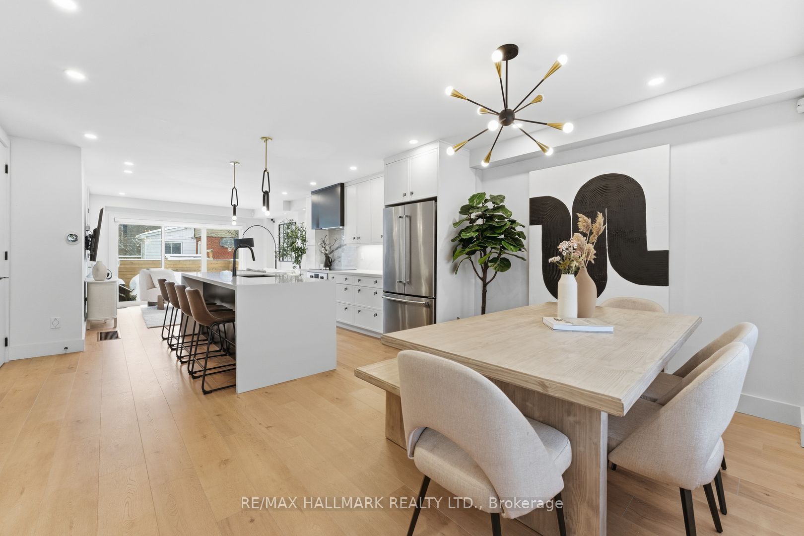 1709 Dundas Street E, Toronto, ON M4L 1L7 photo 4