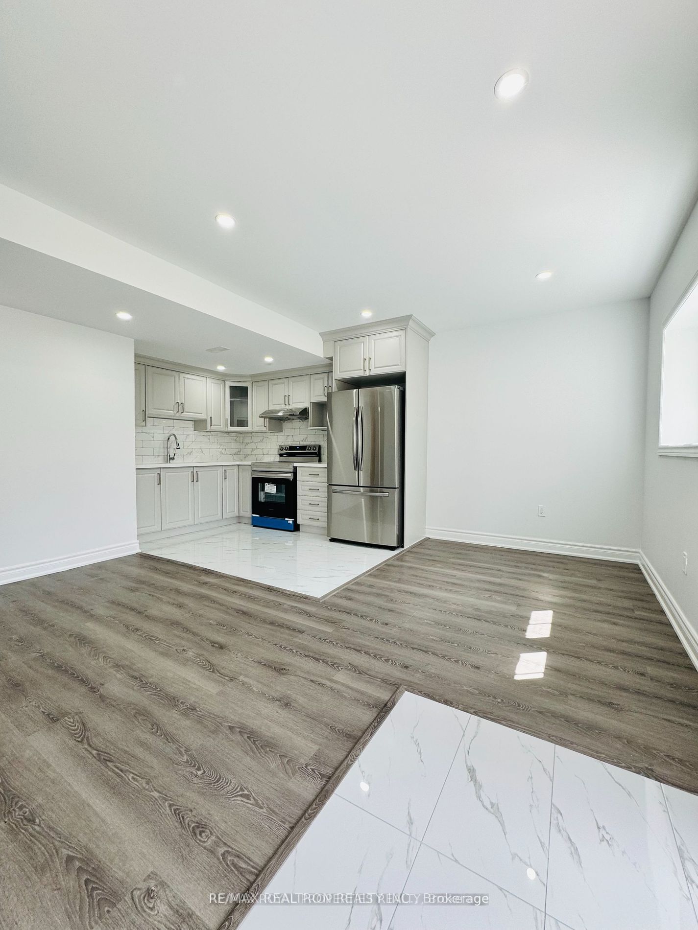105 Auckland Drive, Whitby, ON L1P 0J4 photo 2