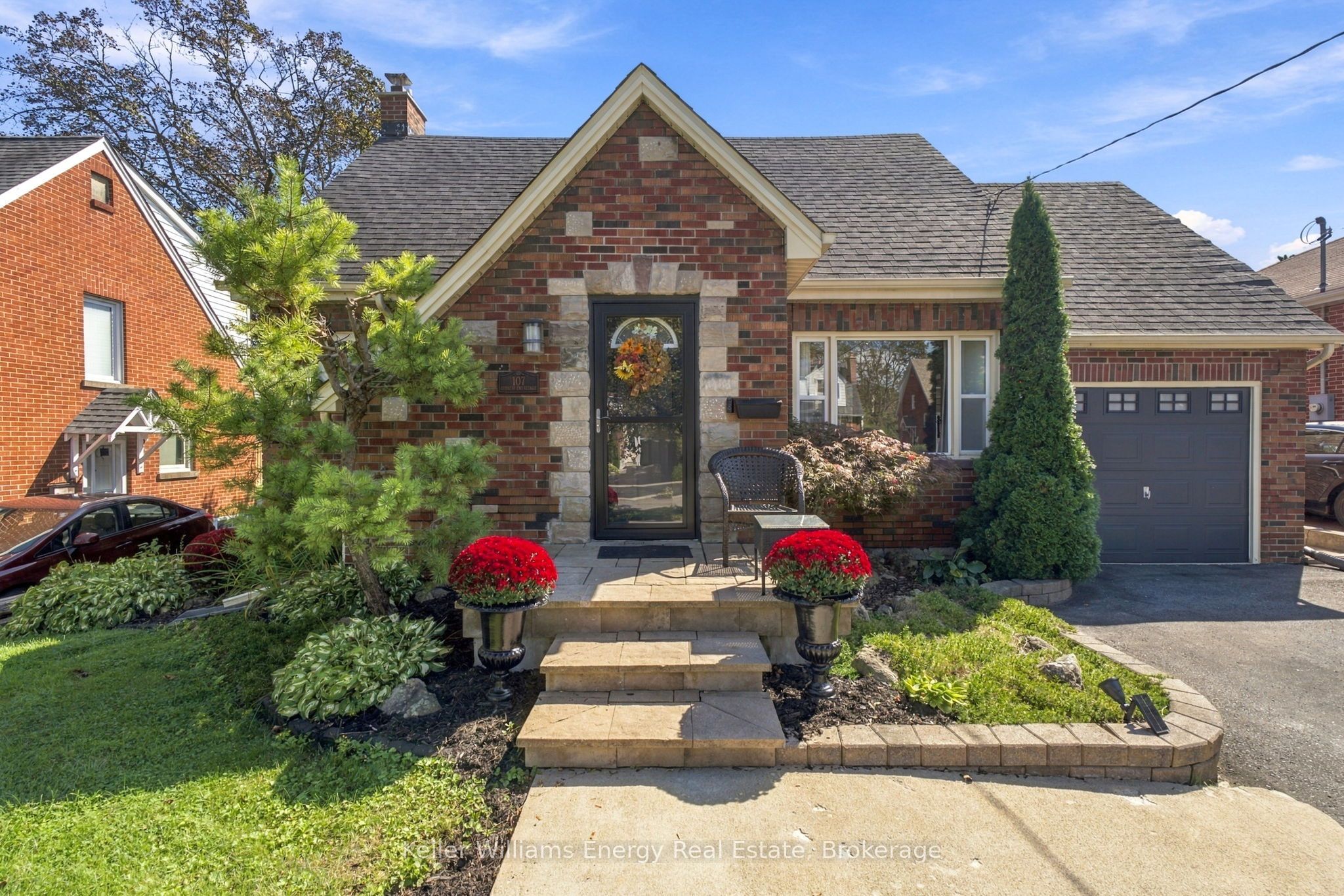 107 Sutherland Avenue, Oshawa, ON L1G 2G4