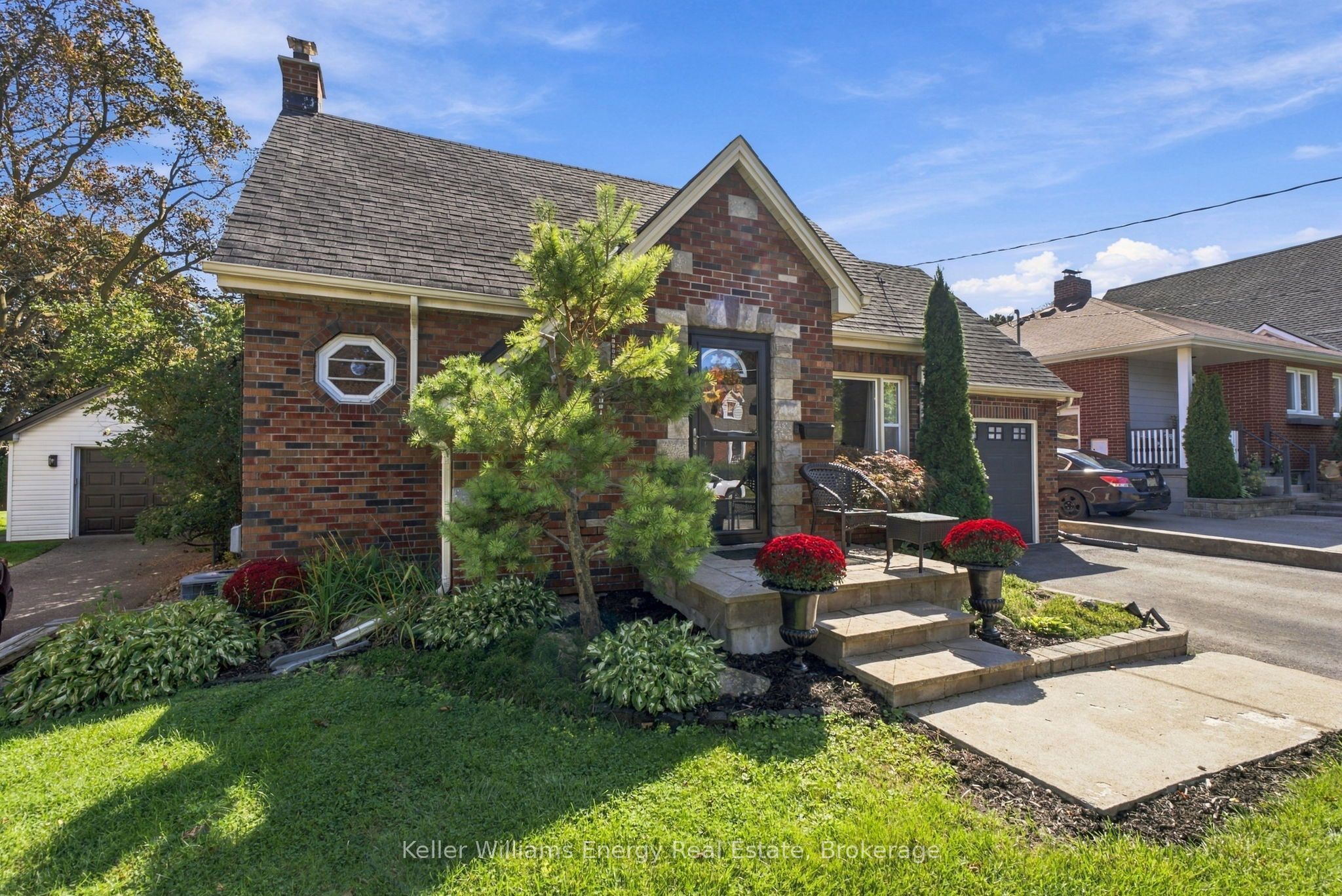 107 Sutherland Avenue, Oshawa, ON L1G 2G4 photo 2