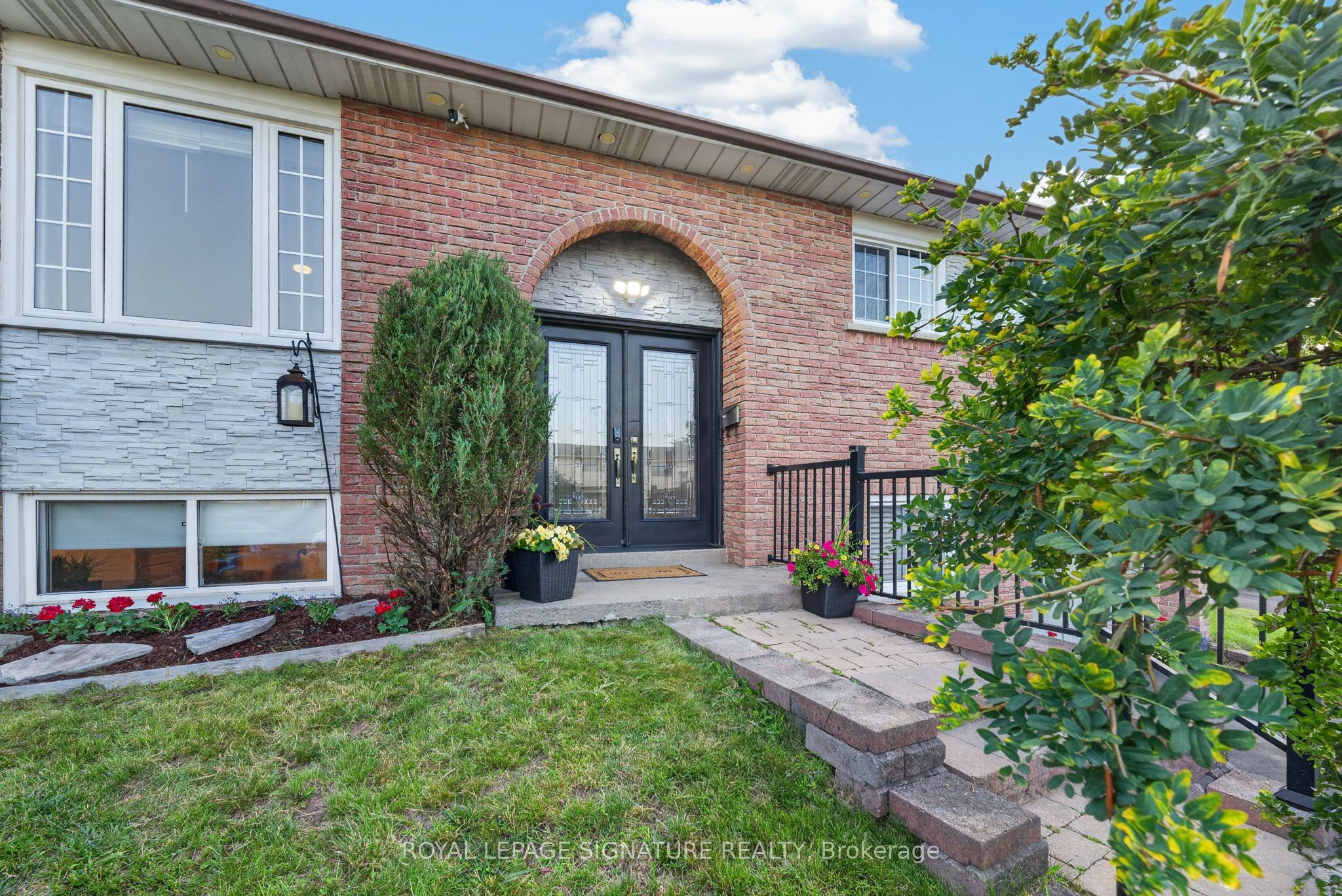 31 Rosalynne Avenue, Clarington, ON L1C 3X7 photo 2