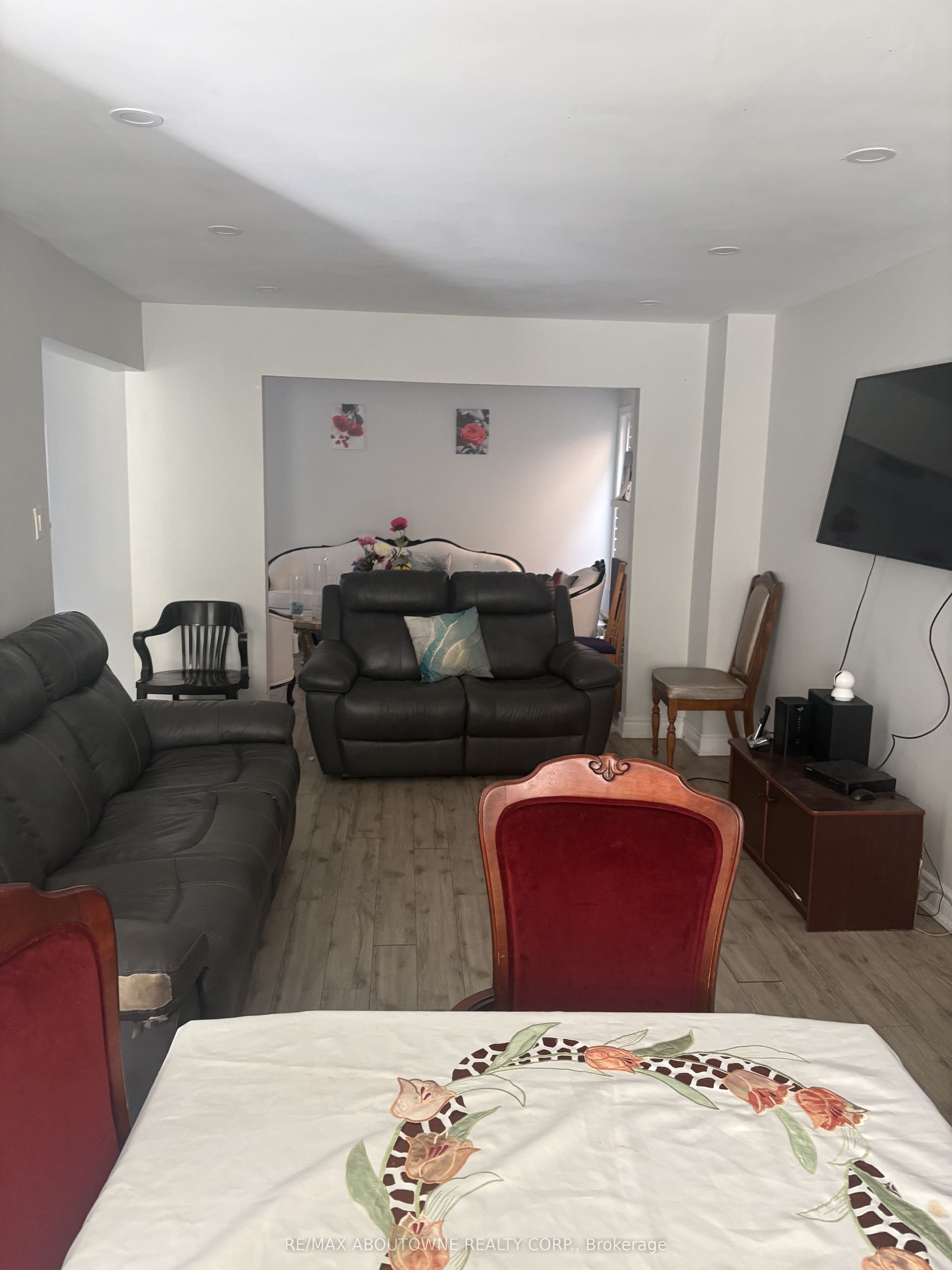 14 Charcoal Drive Upper, Toronto, ON M1C 3V1 photo 3