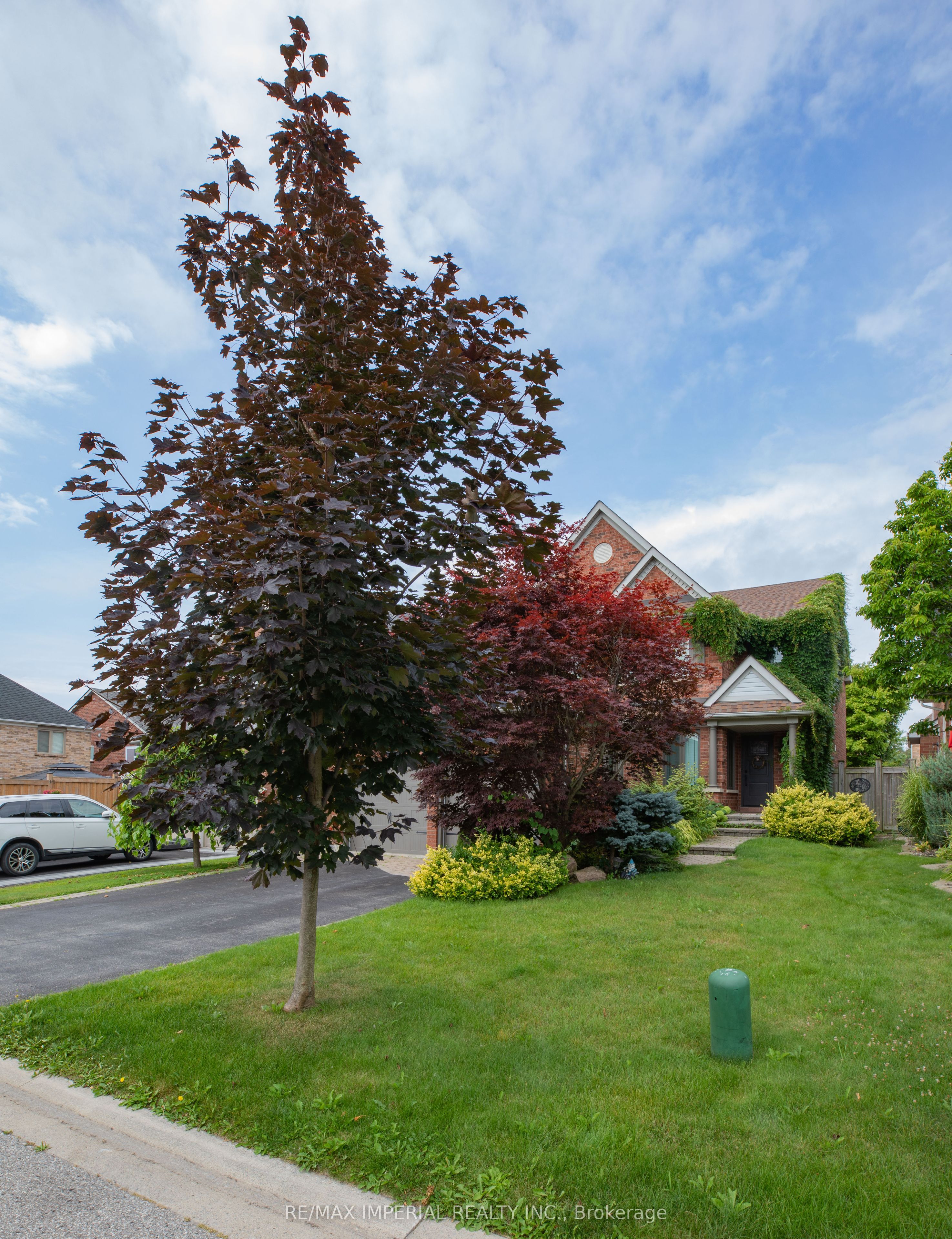 18 Windbreak Crescent, Whitby, ON L1P 1P8 photo 2