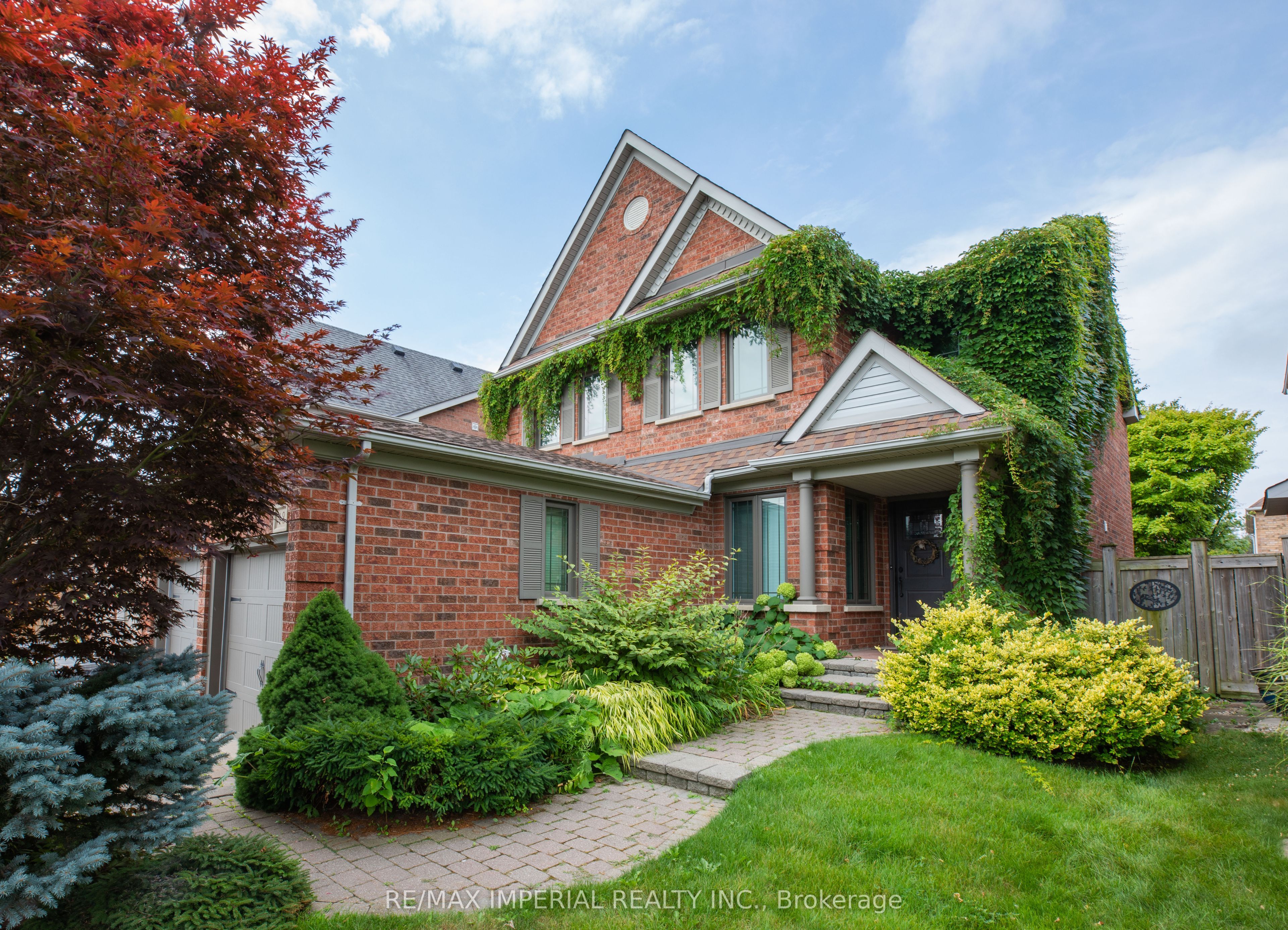18 Windbreak Crescent, Whitby, ON L1P 1P8 photo 3