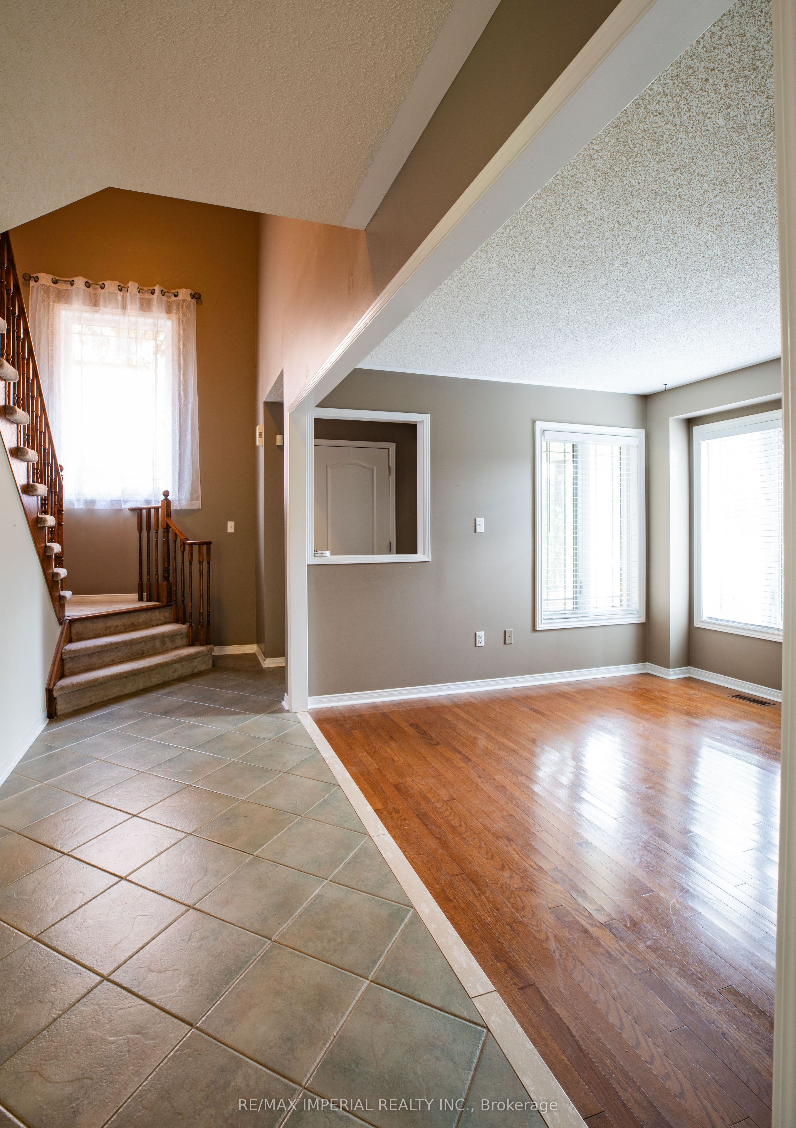18 Windbreak Crescent, Whitby, ON L1P 1P8 photo 4