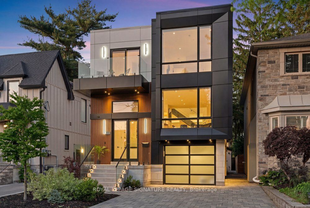39 Derwyn Road, Toronto, ON M4J 4N1