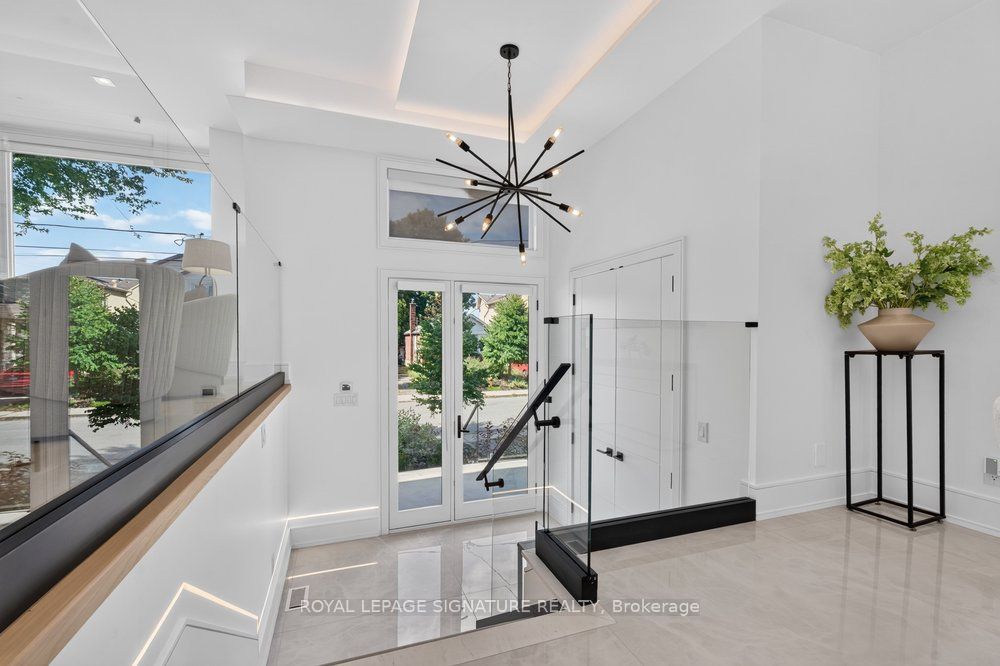 39 Derwyn Road, Toronto, ON M4J 4N1 photo 4