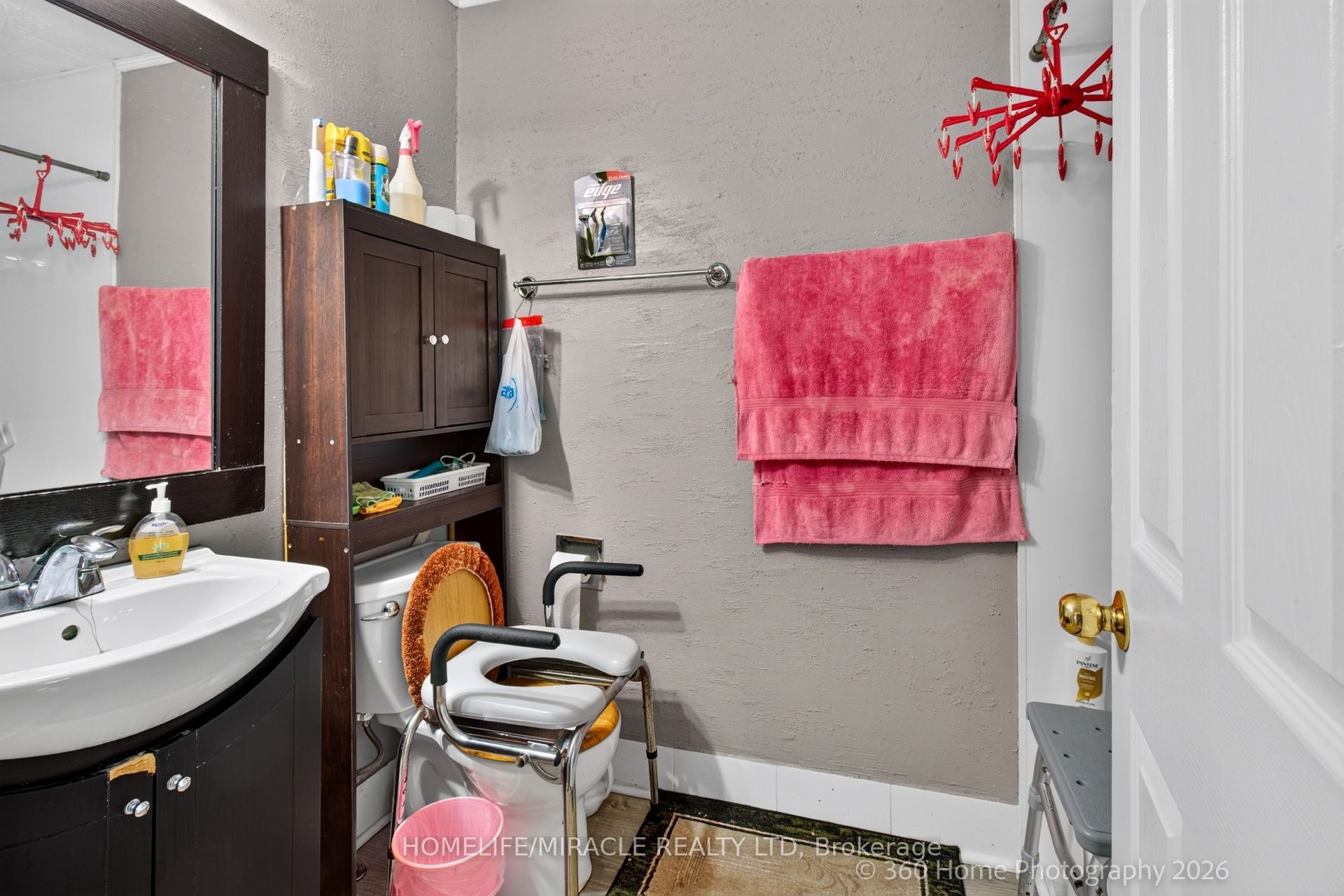 130 Londonderry Street, Oshawa, ON L1J 6Z3 photo 5
