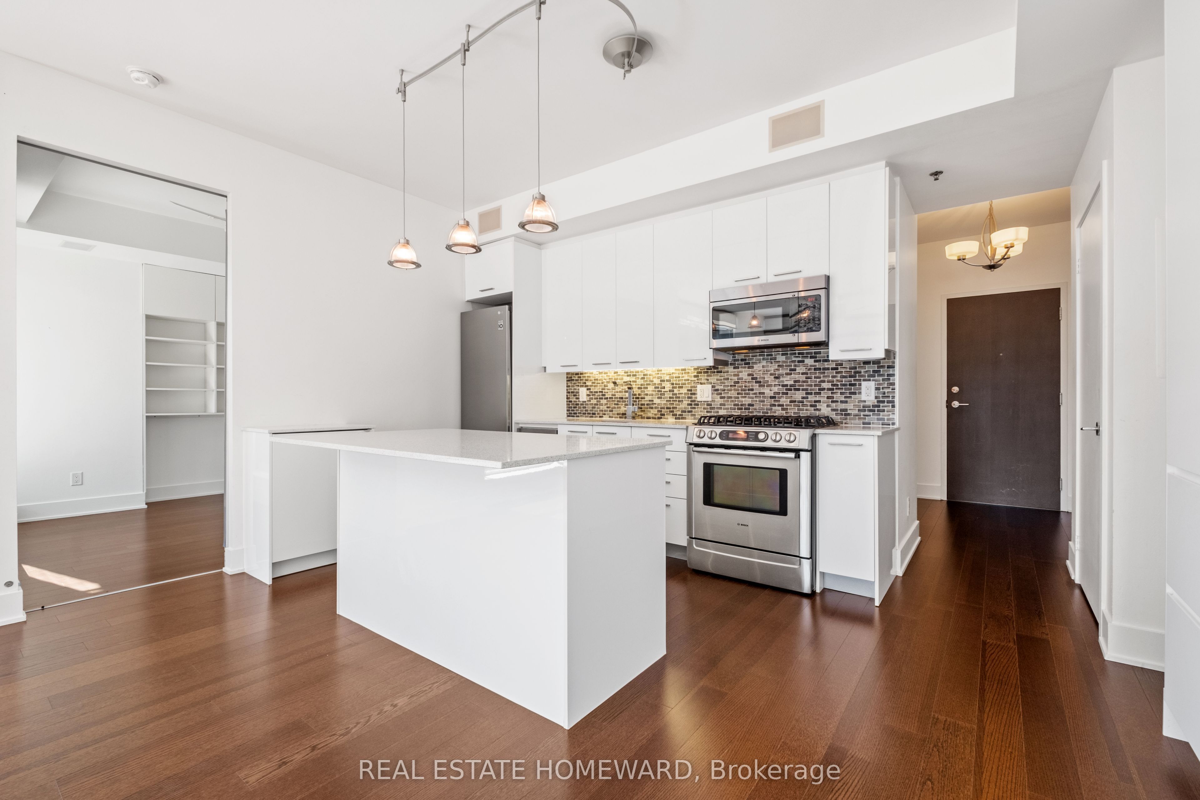630 Queen Street E 501, Toronto, ON M4M 1G3 photo 3