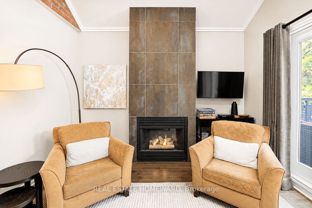 1941 Queen Street E 304, Toronto, ON M4L 1H7 photo 4
