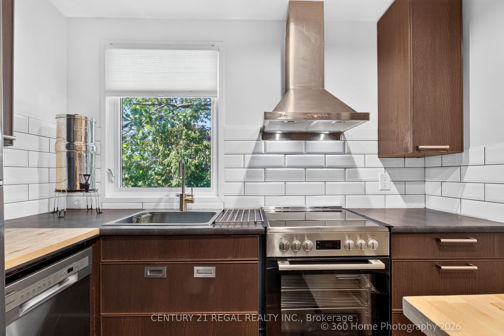 36 West Lynn Avenue 2nd Fl, Toronto, ON M4C 3V8 photo 5
