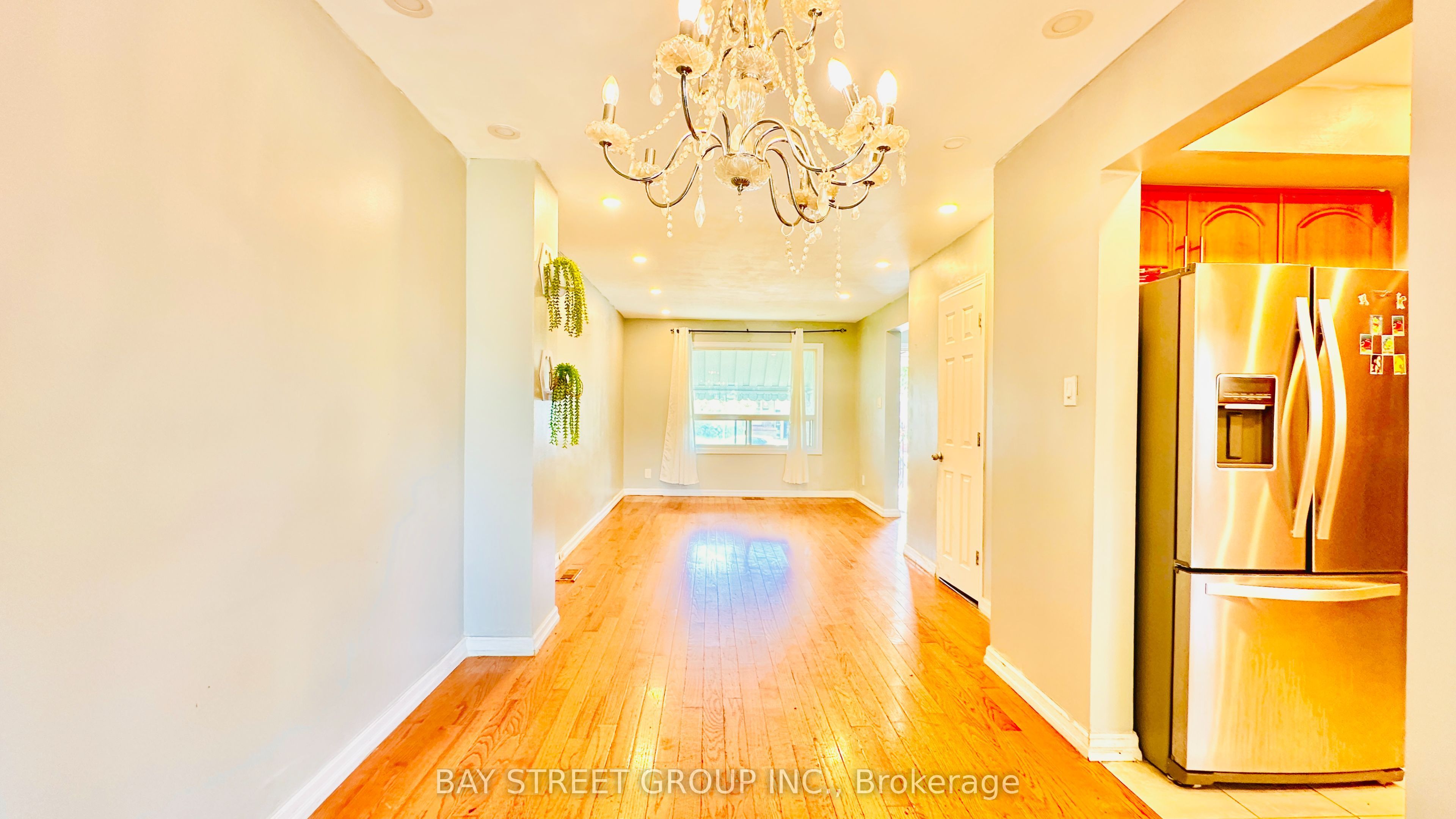 57 Medway Crescent, Toronto, ON M1P 3T7 photo 2