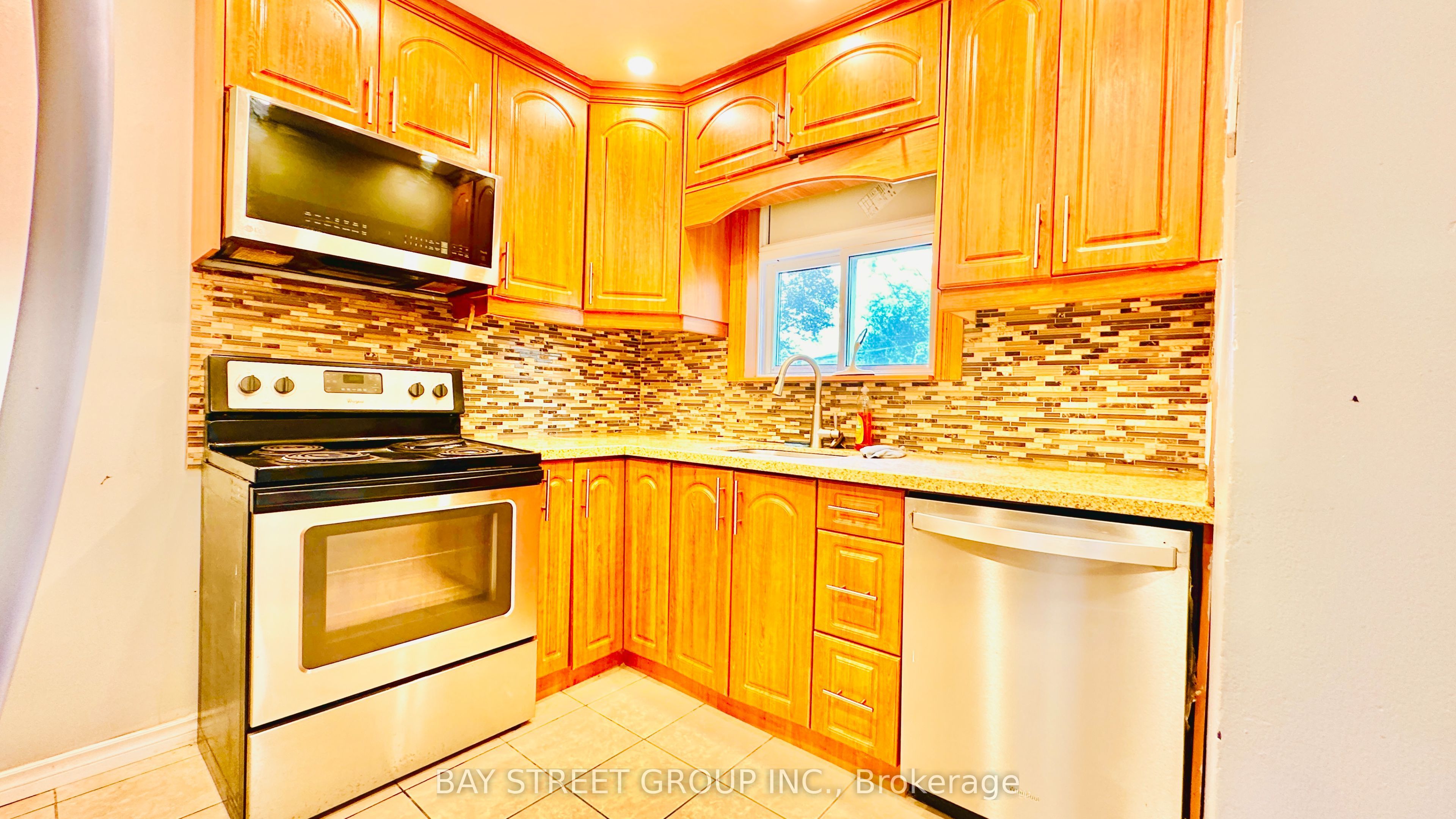 57 Medway Crescent, Toronto, ON M1P 3T7 photo 3