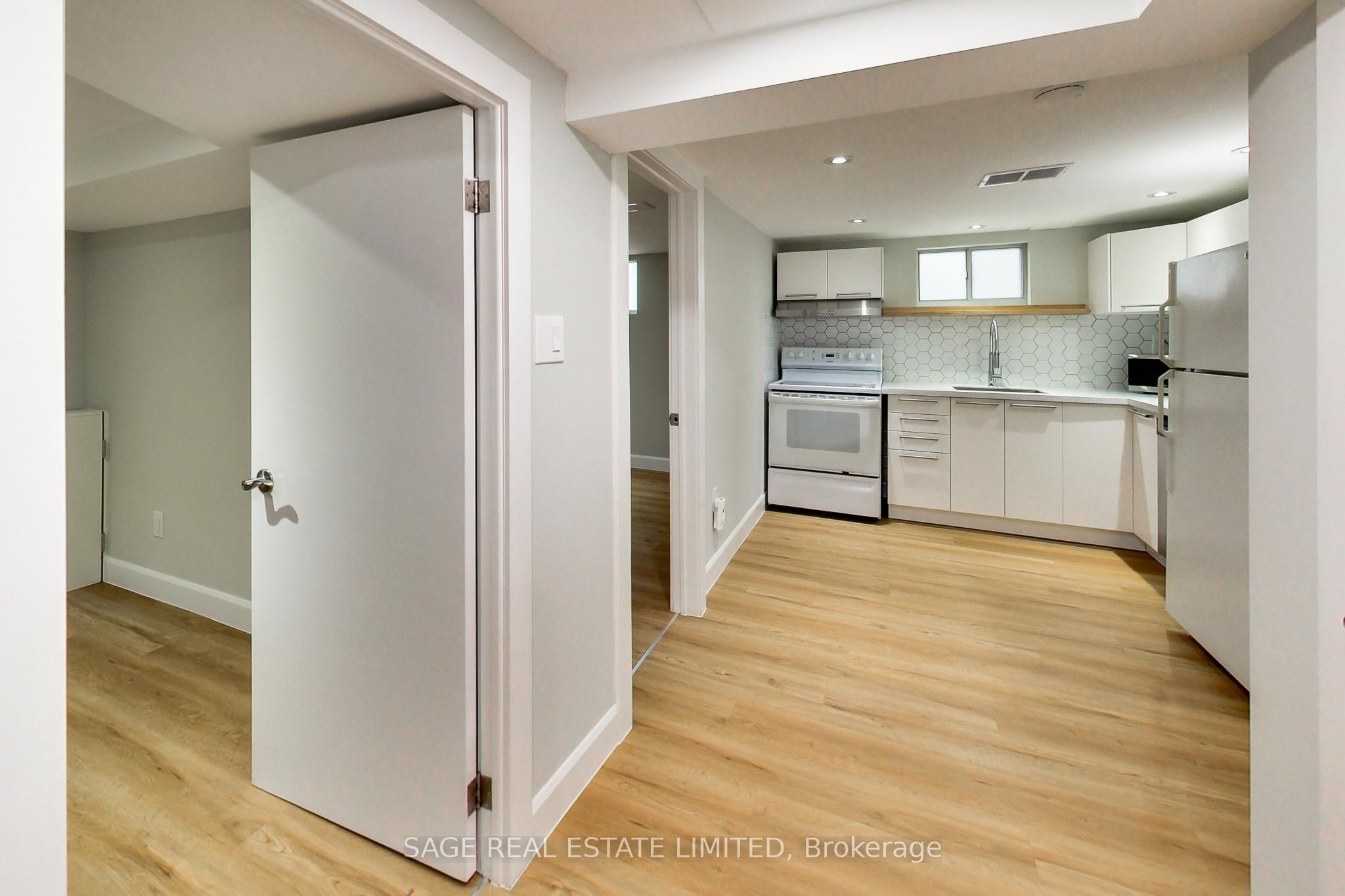 2505 Gerrard Street E Lower, Toronto, ON M1N 1W7 photo 2