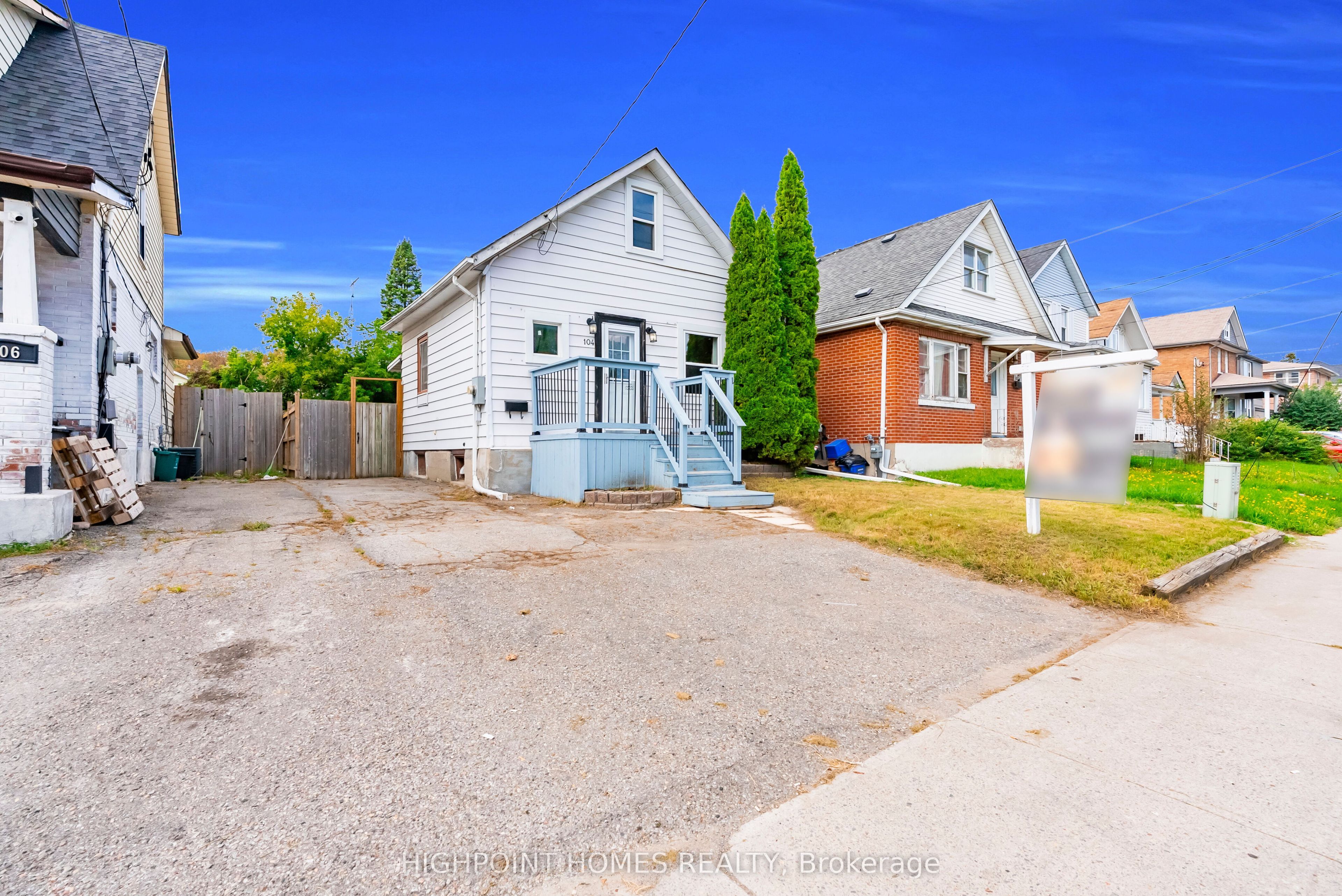 104 Park Road S, Oshawa, ON L1J 4G9 photo 2