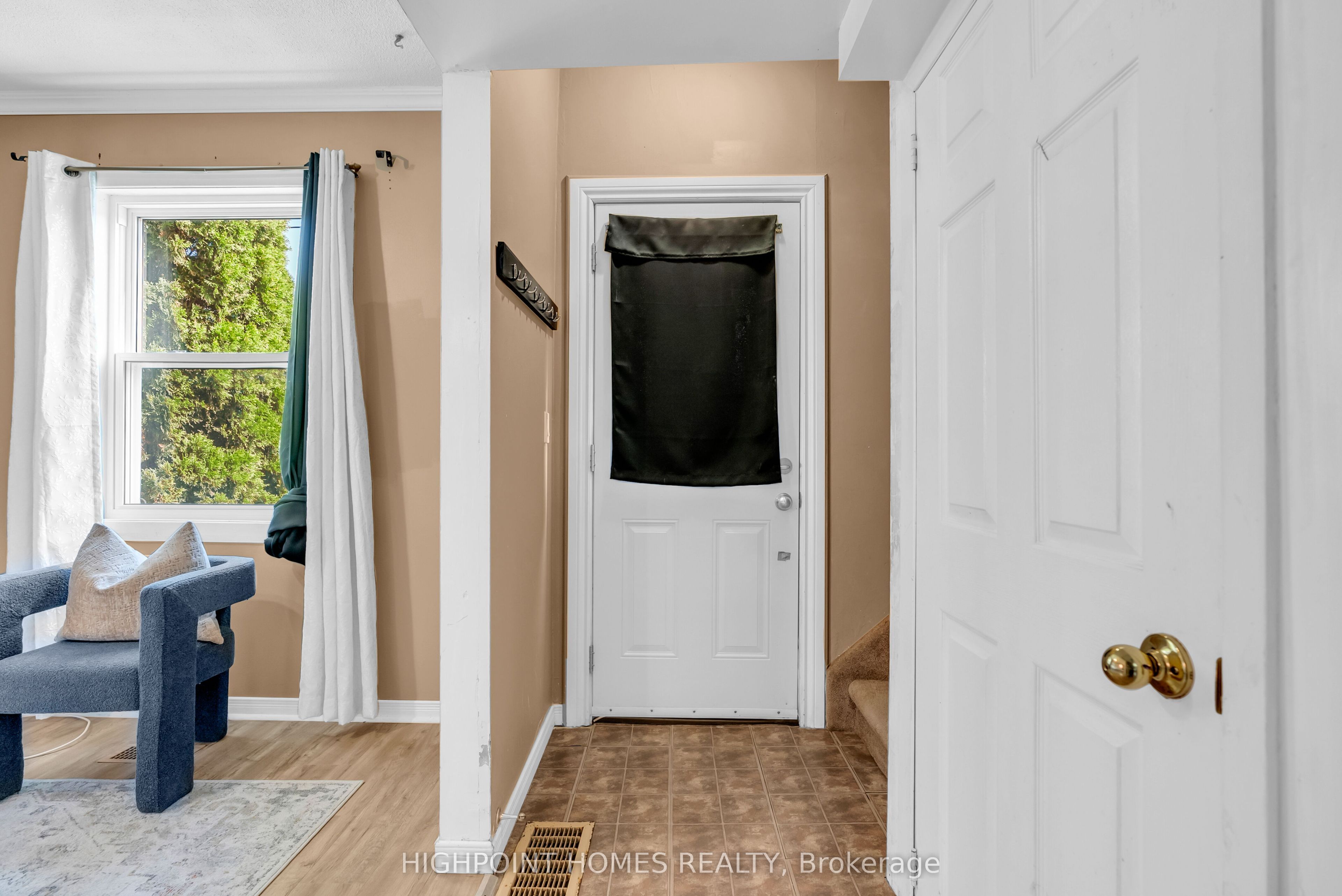 104 Park Road S, Oshawa, ON L1J 4G9 photo 4