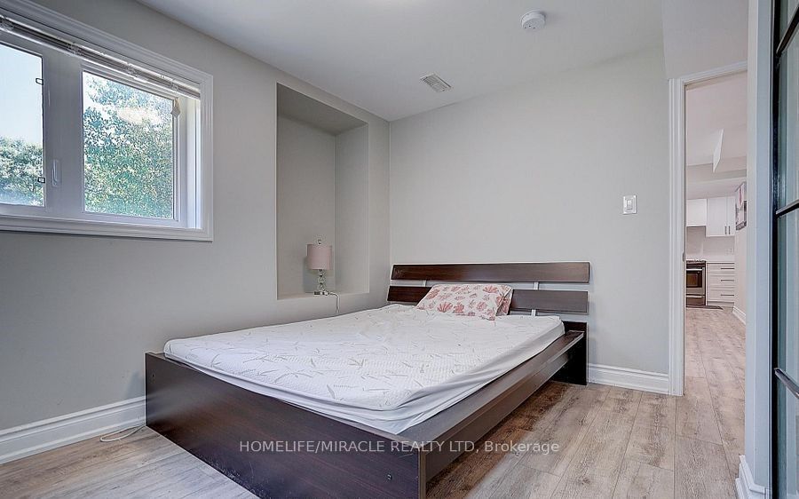 28 Hunwicks Crescent, Ajax, ON L1Z 0E4 photo 4