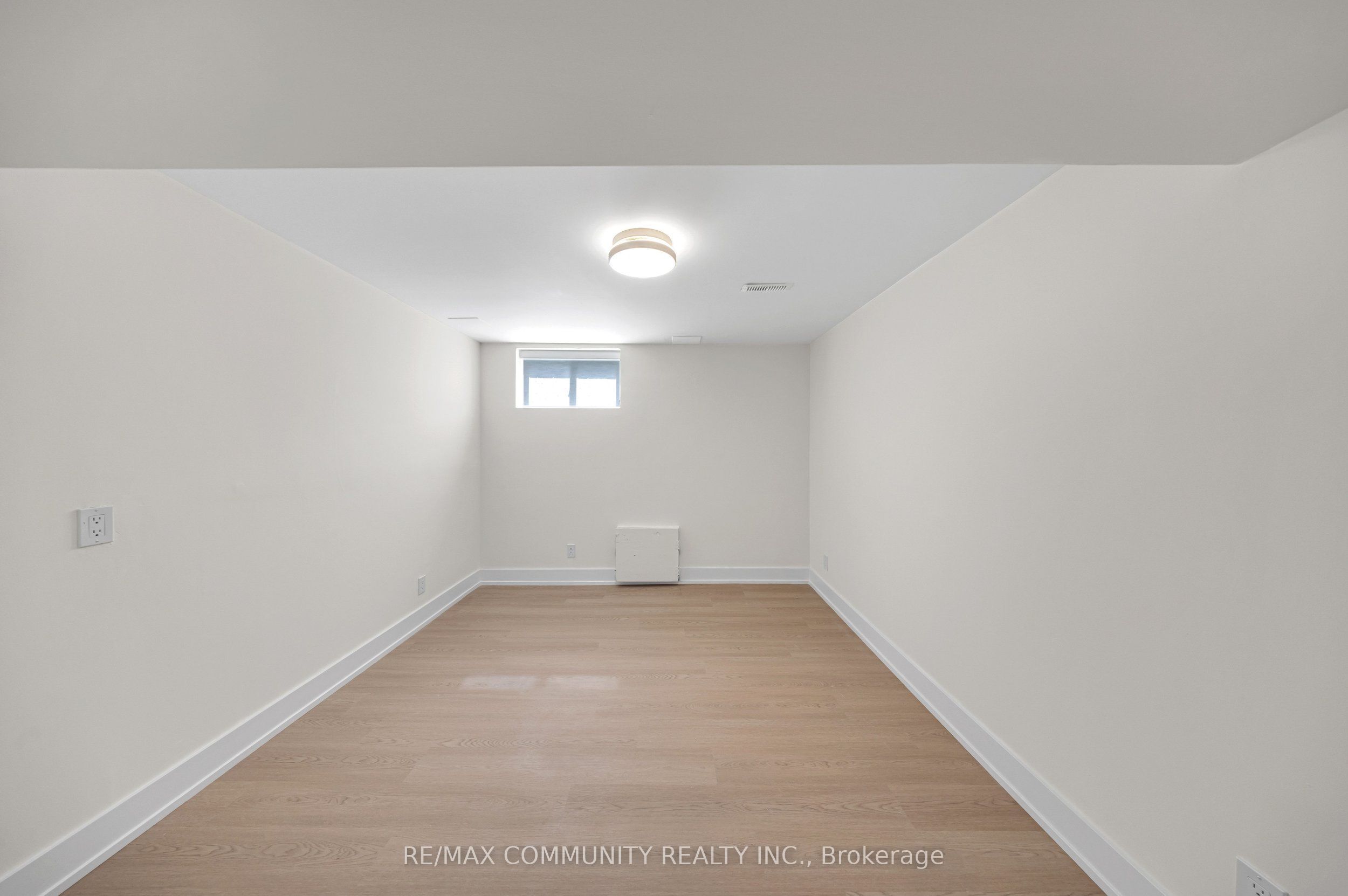 1640 Tawnberry Street Basement, Pickering, ON L1X 2C2 photo 4
