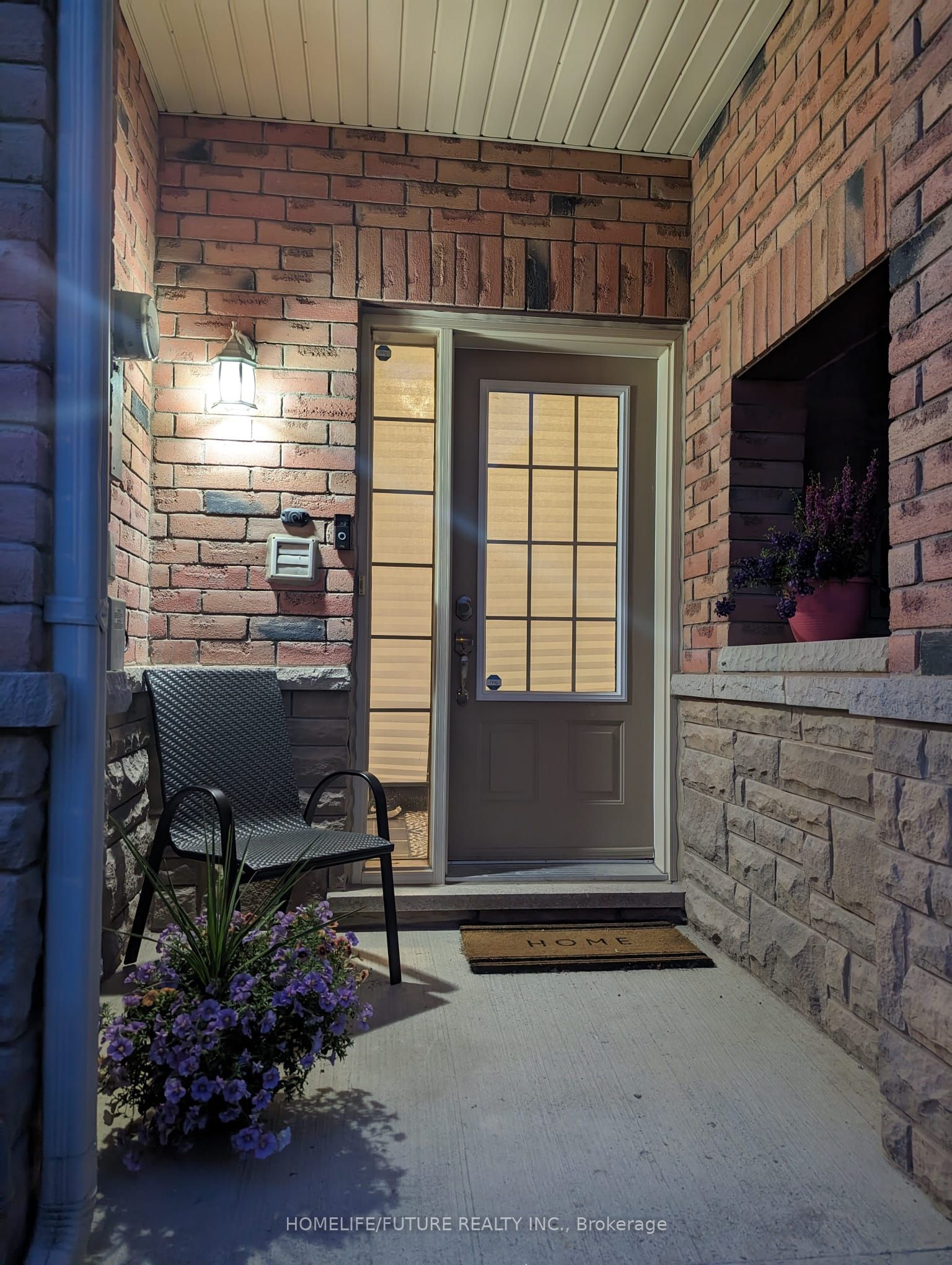 21 Linnell Street, Ajax, ON L1Z 0K9 photo 2