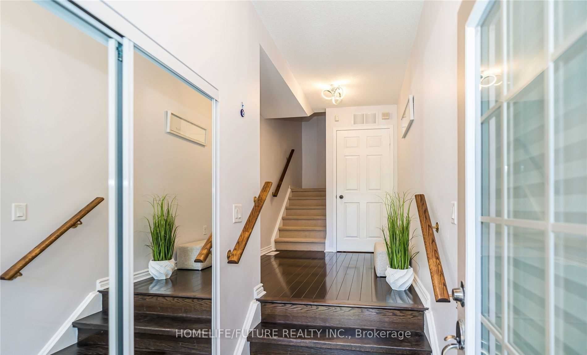 21 Linnell Street, Ajax, ON L1Z 0K9 photo 3