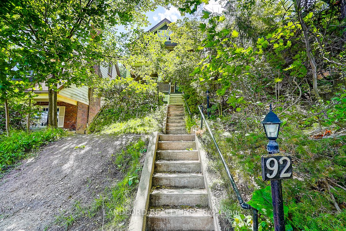 92 Neville Park Boulevard Upper Unit, Toronto, ON M4E 3P8 photo 3