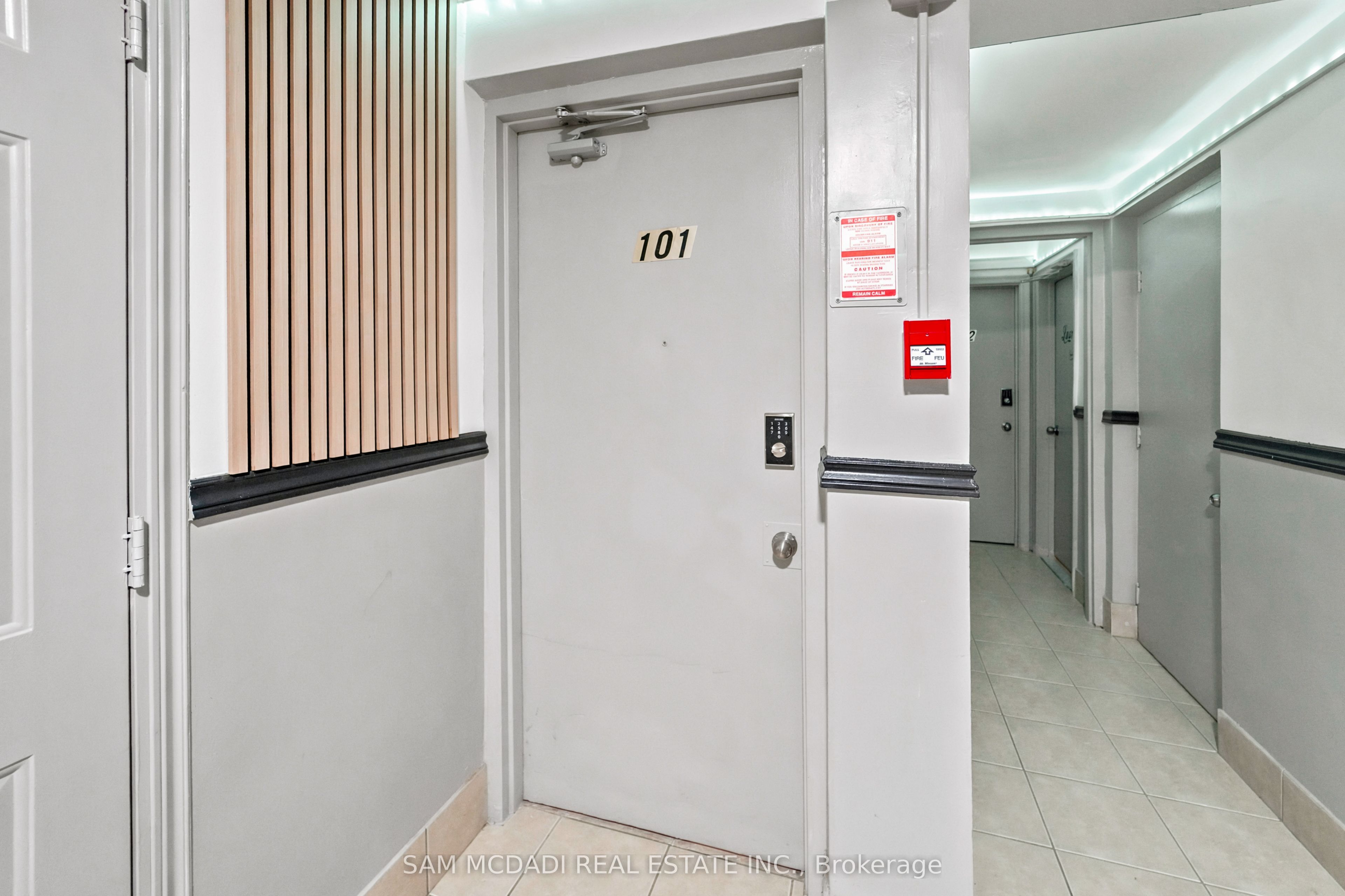 1016 O'connor Drive 101, Toronto, ON M4B 2T3 photo 4