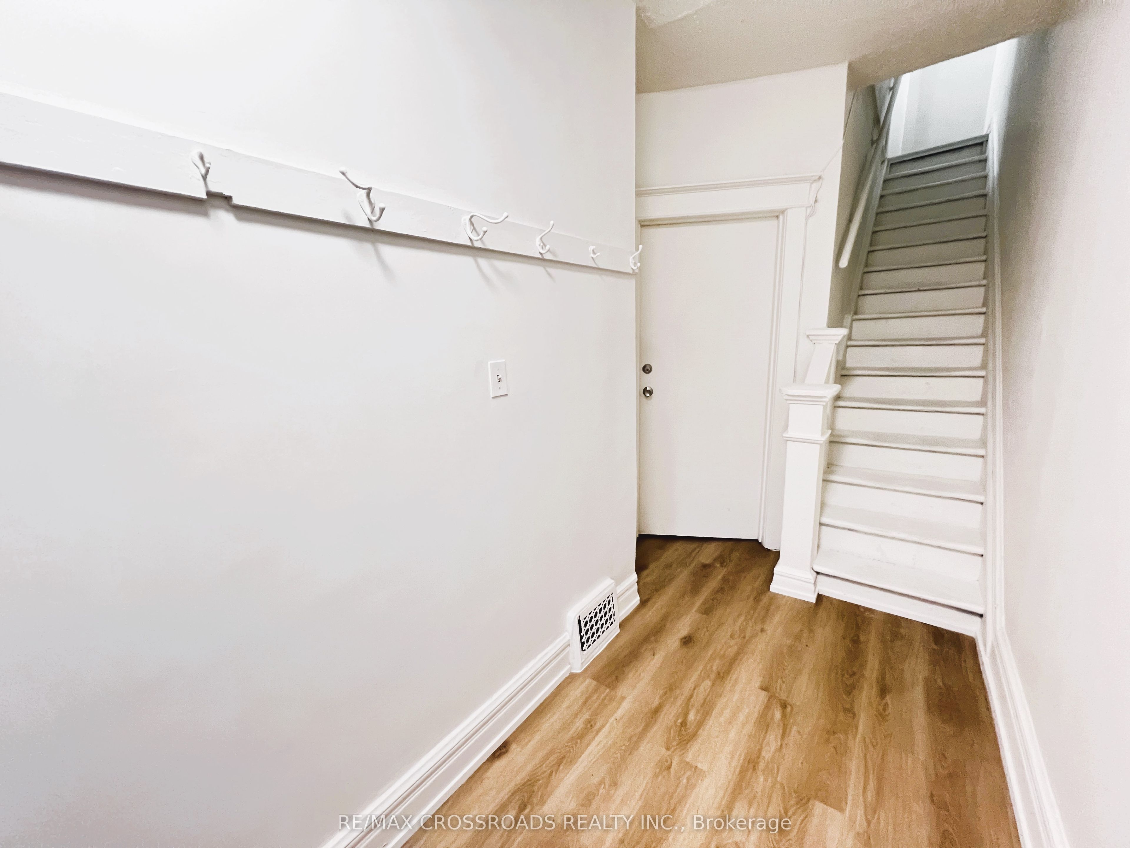82 Curzon Street, Toronto, ON M4M 3B4 photo 3