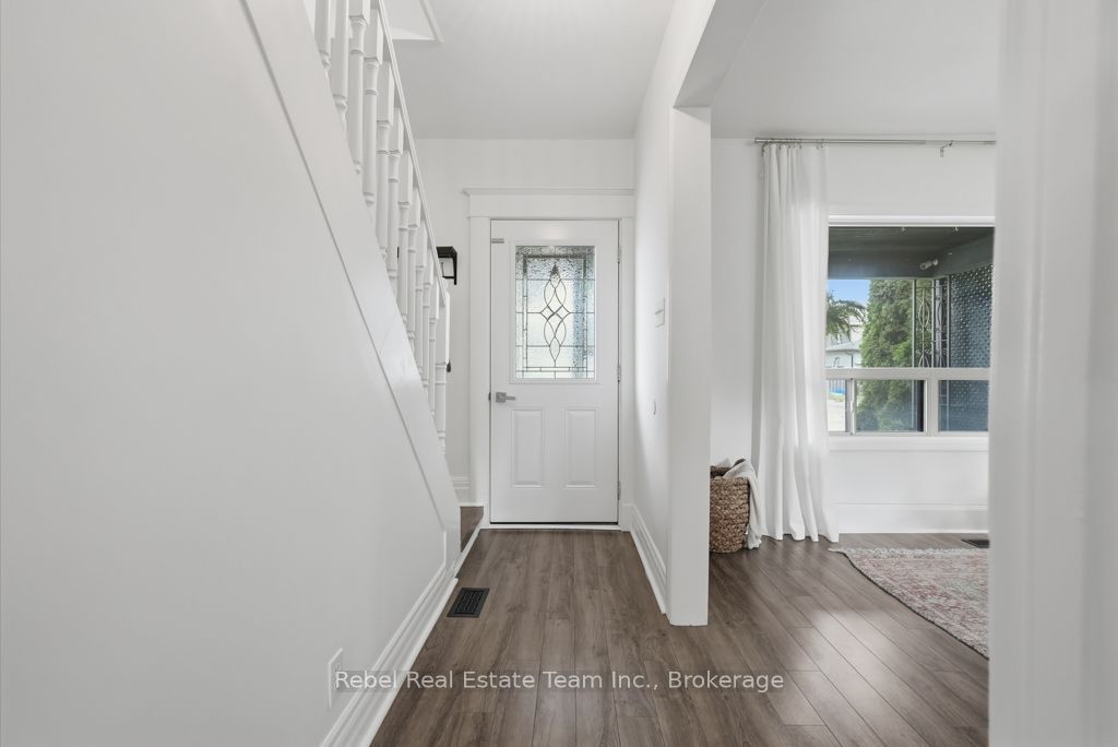 254 Burk Street, Oshawa, ON L1J 4C3 photo 3