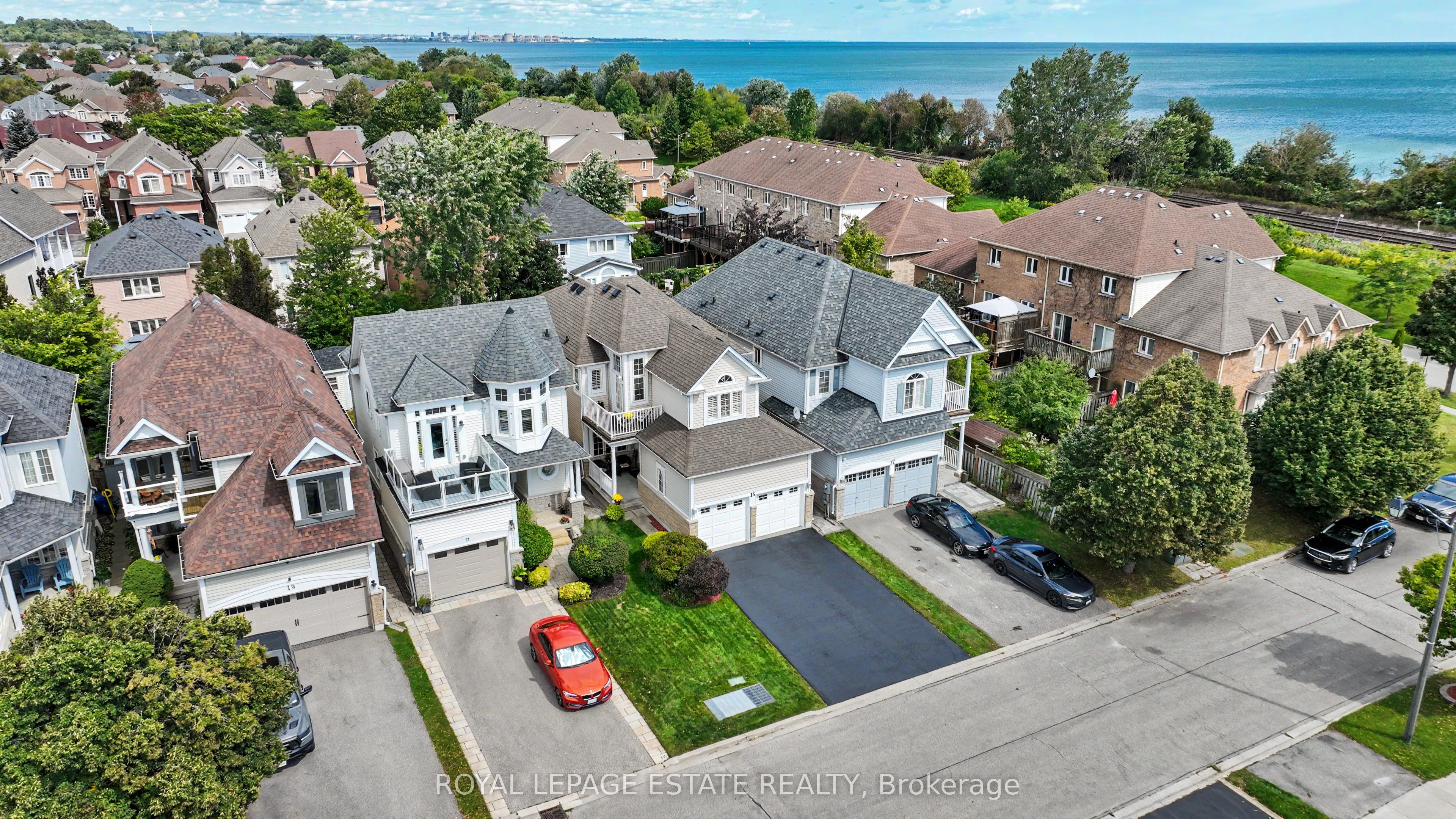 15 Waterbridge Way, Toronto, ON M1C 5C5 photo 2