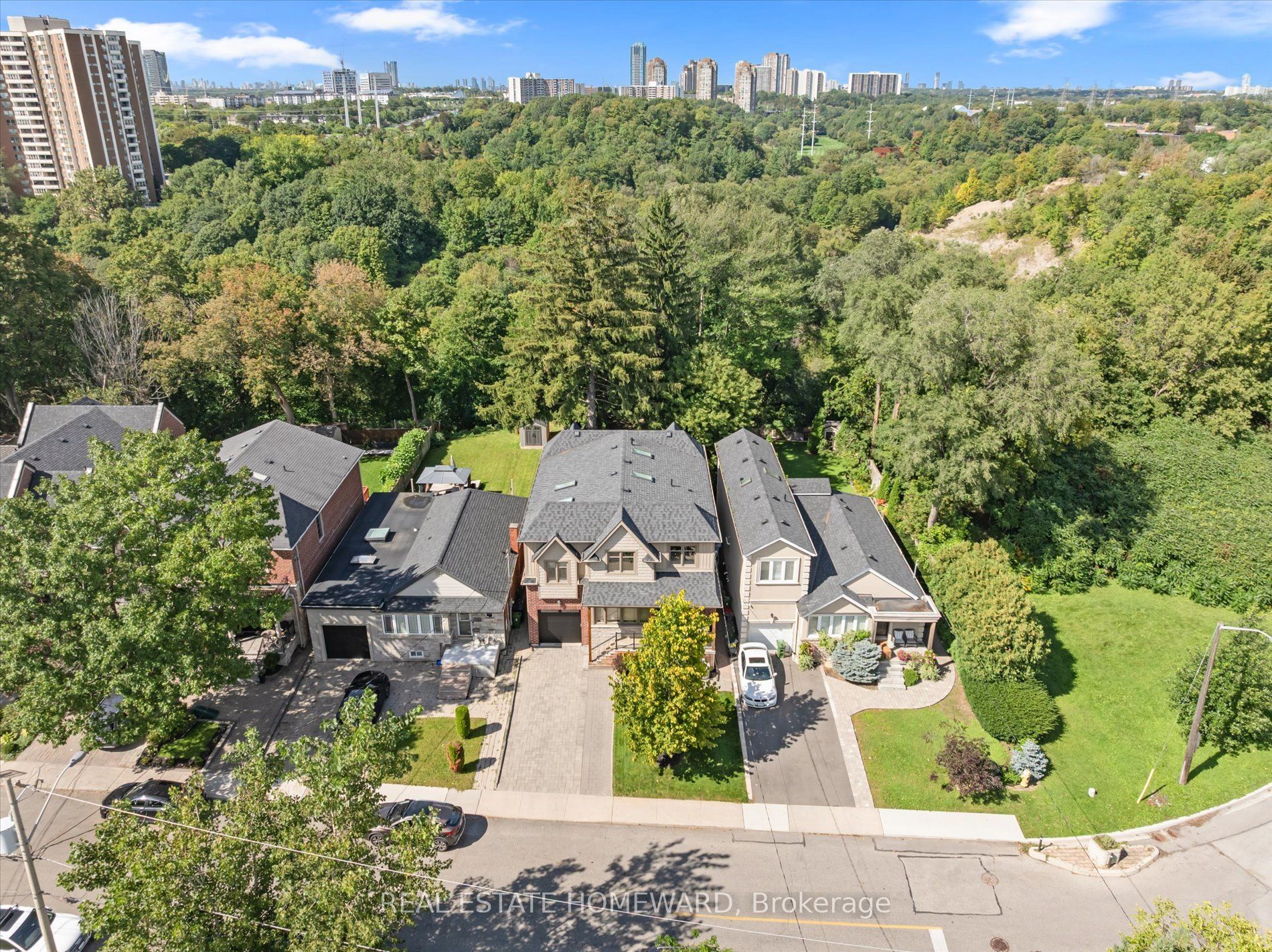 101 Northdale Boulevard, Toronto, ON M4B 1X1 photo 2