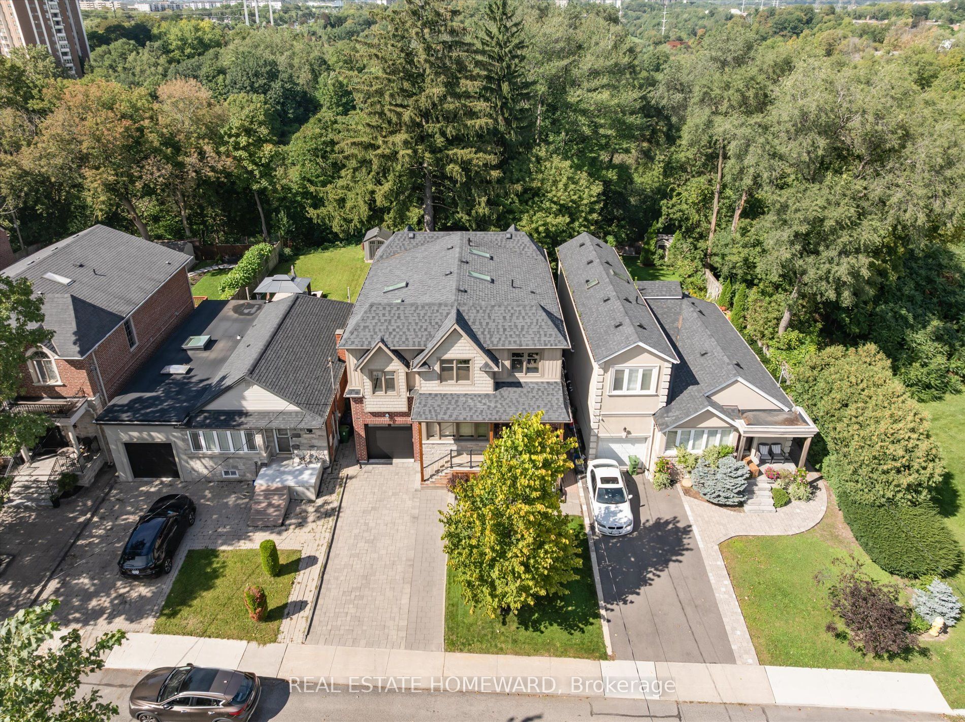 101 Northdale Boulevard, Toronto, ON M4B 1X1 photo 3