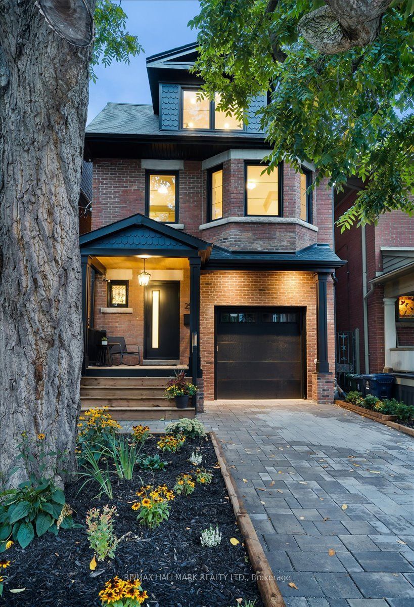 25 Bowden Street, Toronto, ON M4K 2X3 photo 2