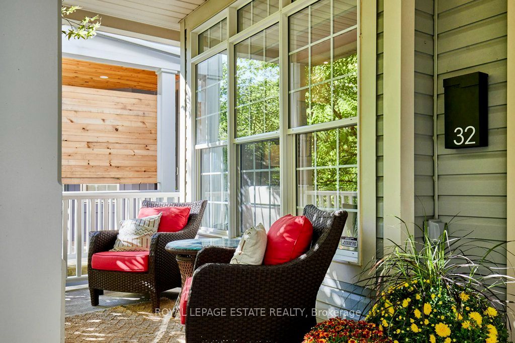 32 Joseph Duggan Road, Toronto, ON M4L 3Y2 photo 4