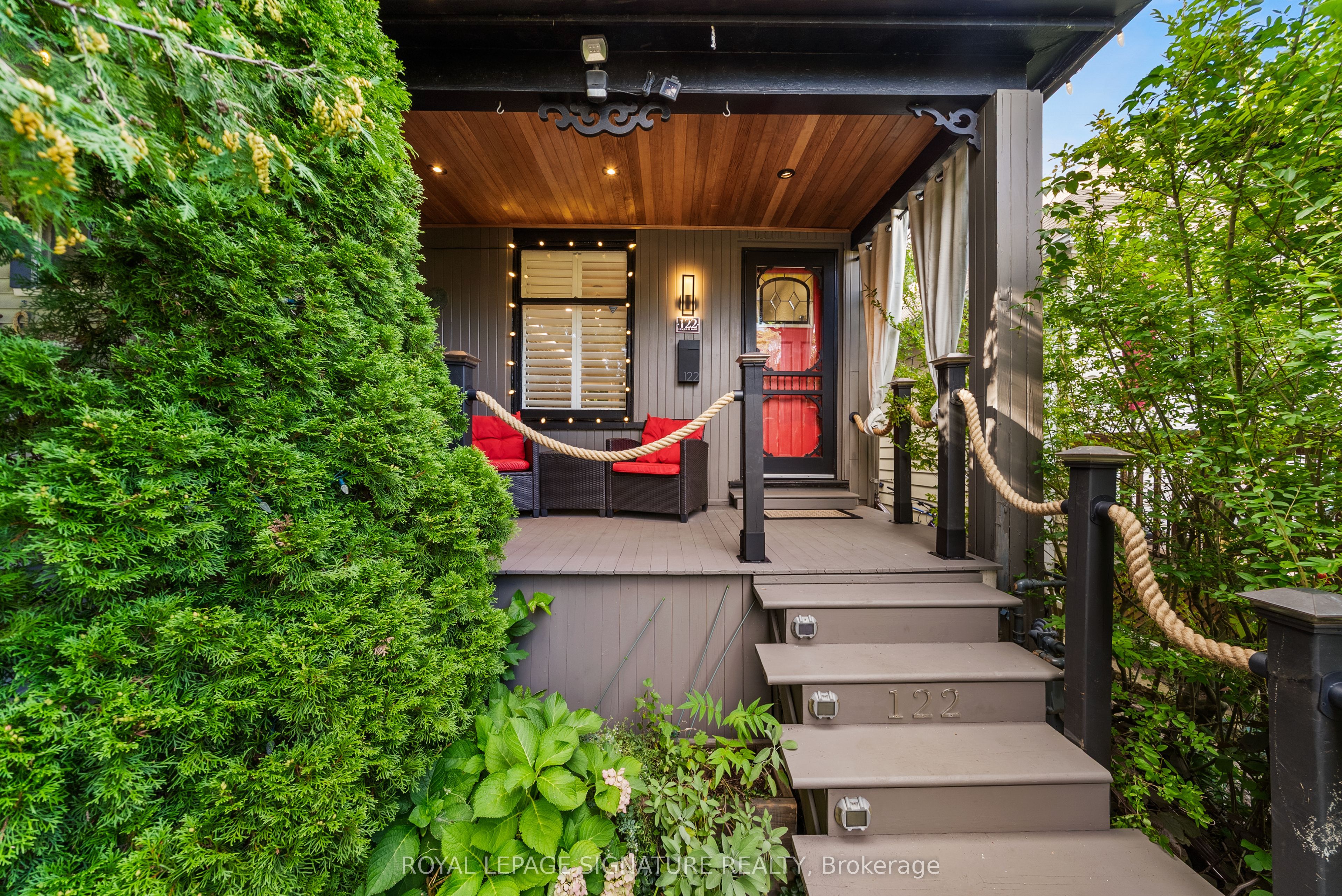 122 Duvernet Avenue, Toronto, ON M4E 1V4