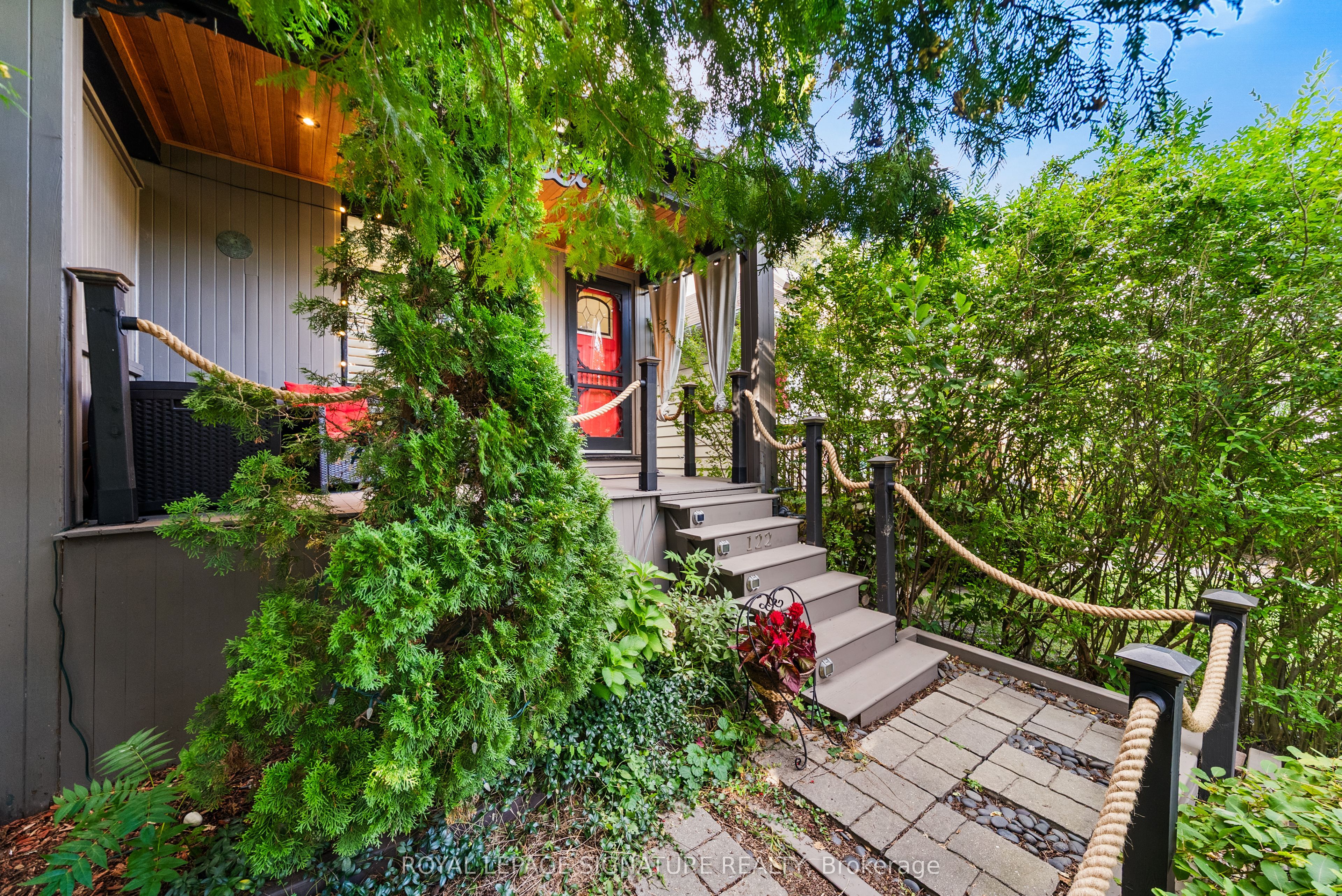122 Duvernet Avenue, Toronto, ON M4E 1V4 photo 5