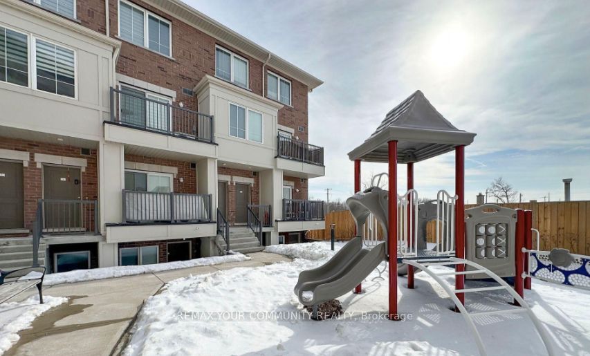 490 BERESFORD Path 11, Oshawa, ON L1H 0B2