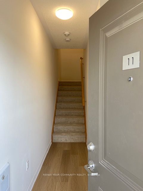 490 BERESFORD Path 11, Oshawa, ON L1H 0B2 photo 4